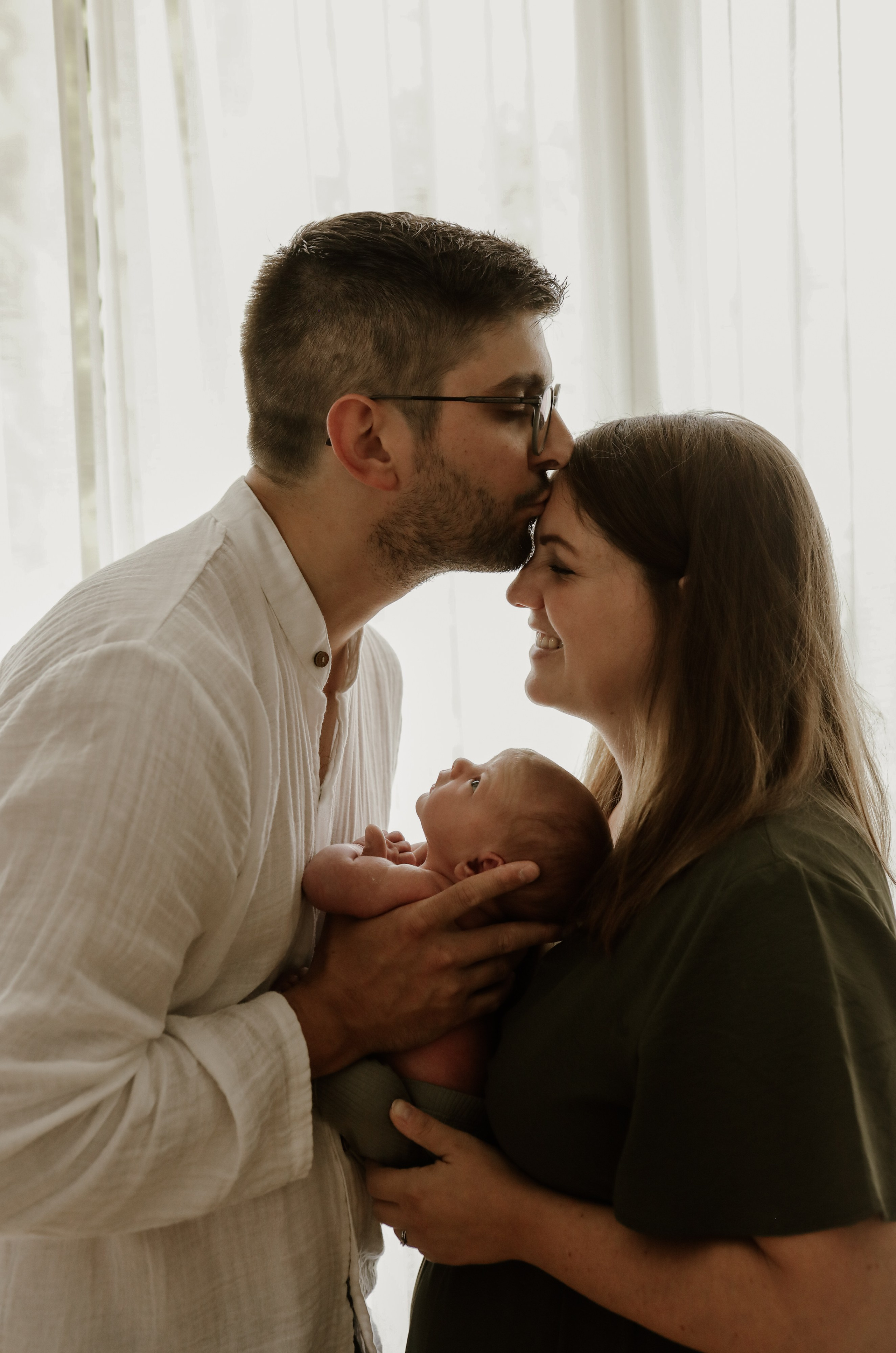 Newborn Fotoshooting ohne Stress?f. Hochzeitsfotograf und Familienfotograf in Neustadt an der Weinstraße, Haßloch, Ludwigshafen, Speyer und Landau - Ekaterina Seoud