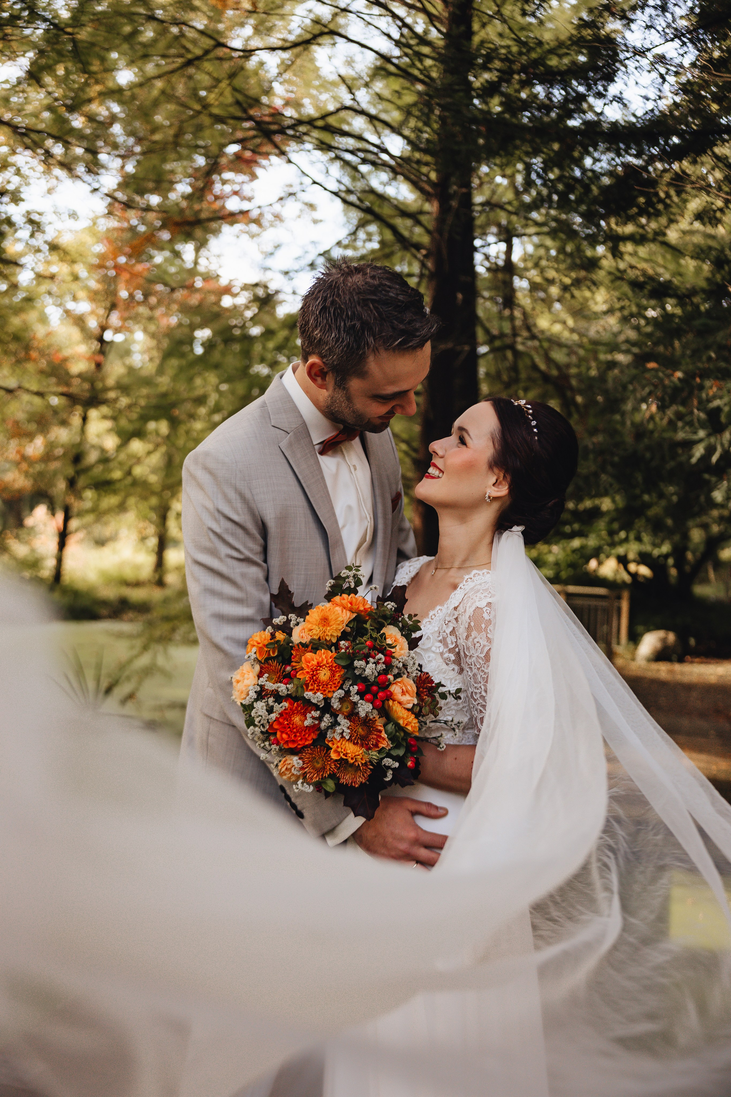 HerbsthochzeitHochzeitsfotografie Botanischer GartenRomantische Hochzeitsfotos HerbstOutdoor HochzeitsshootingHochzeit im GrünenHochzeitsfotograf NRWBrautpaarshooting HerbstHochzeitsfotograf Bochum, Dortmund, Essen, Düsseldorf, Köln, Wuppertal, Münster, Duisburg, Oberhausen, Gelsenkirchen, Mülheim, Bielefeld, Paderborn, Bonn, Leverkusen