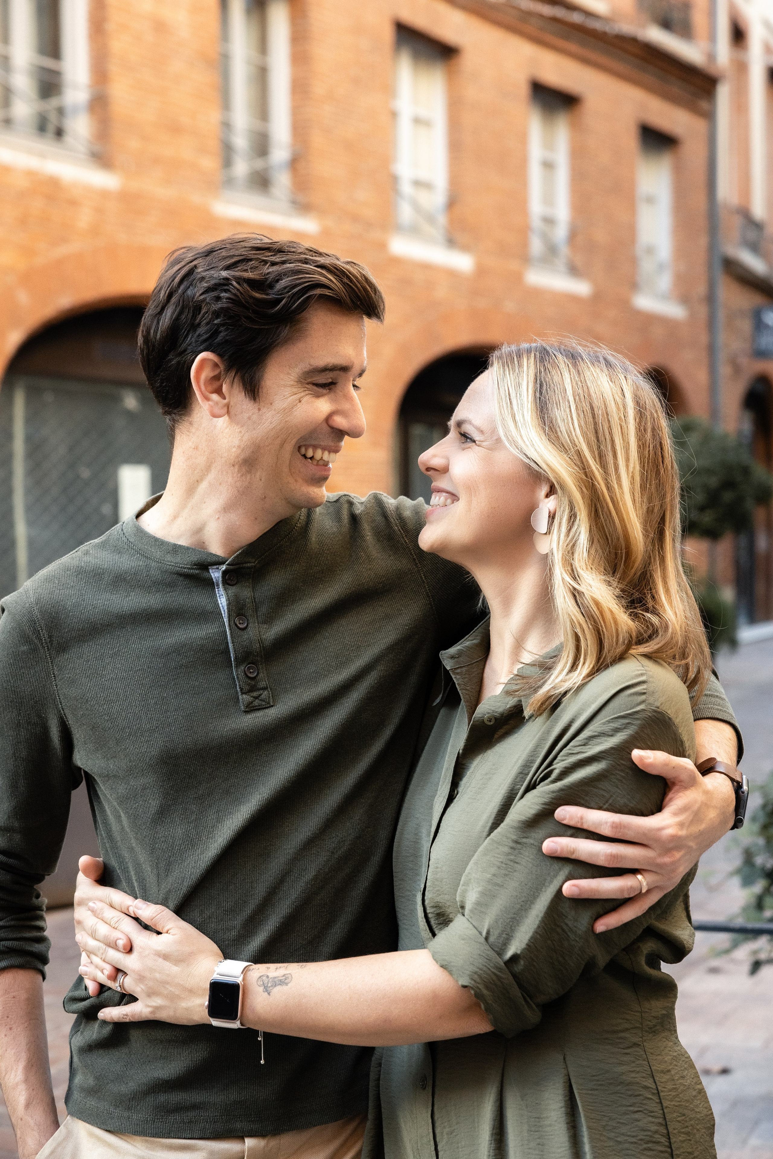 Семейная фотосъемка в стиле лайфстайл в Тулузе: душевная фотосессия для семьи экспатов. Евгения Смирнова — фотограф в Тулузе и юго-западной Франции