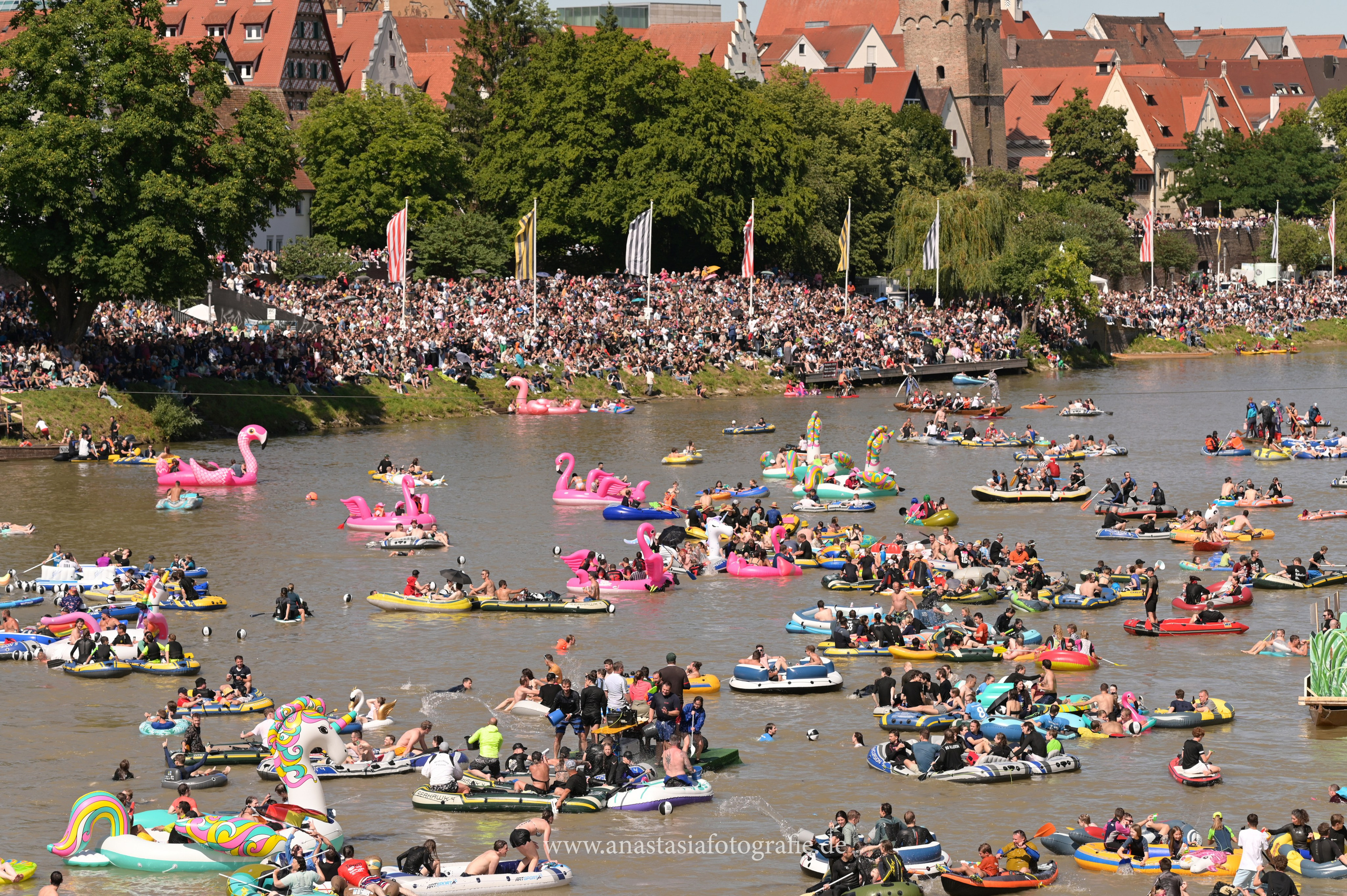 Nabada Ulm 2025. Newbornfotograf Kinderfotograf Ulm Familienfotograf Anastasia Neu-Ulm