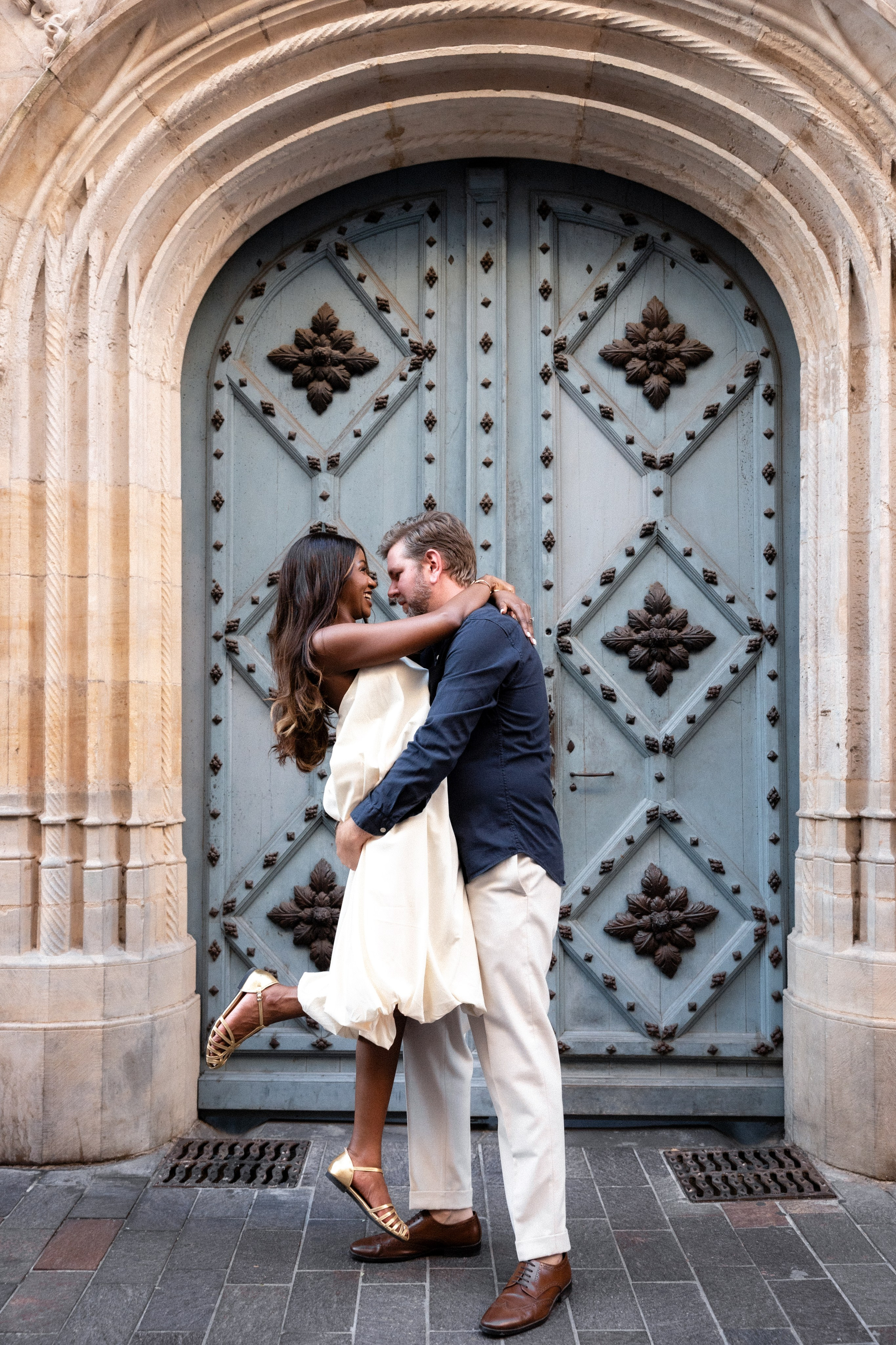 Engagement loves tory photoshoot in Toulouse. Anah & Andrew. Eugenie Smirnova — wedding, corporate and lifestyle photographer in Toulouse and Southwest France