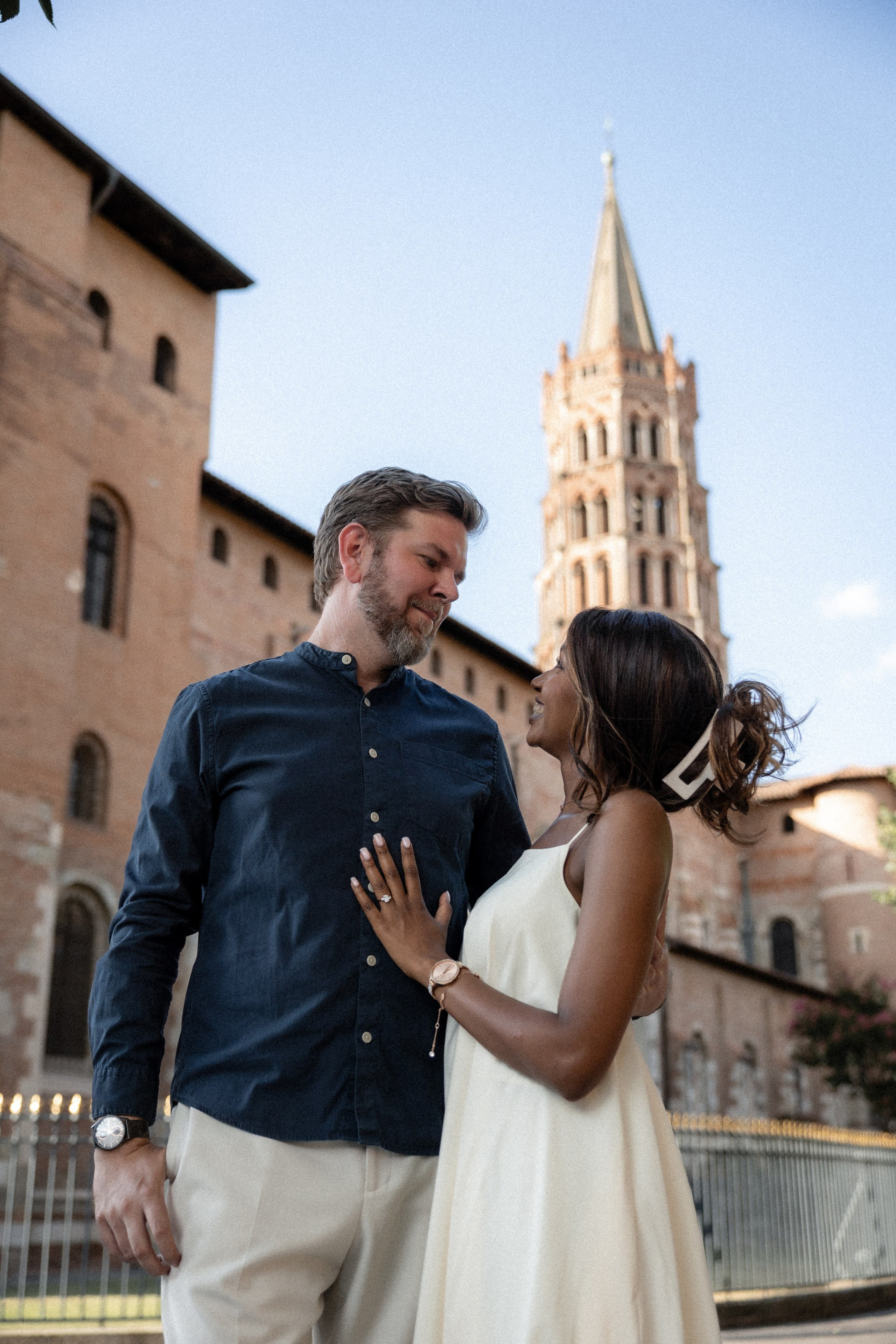 Engagement loves tory photoshoot in Toulouse. Anah & Andrew. Eugenie Smirnova — wedding, corporate and lifestyle photographer in Toulouse and Southwest France