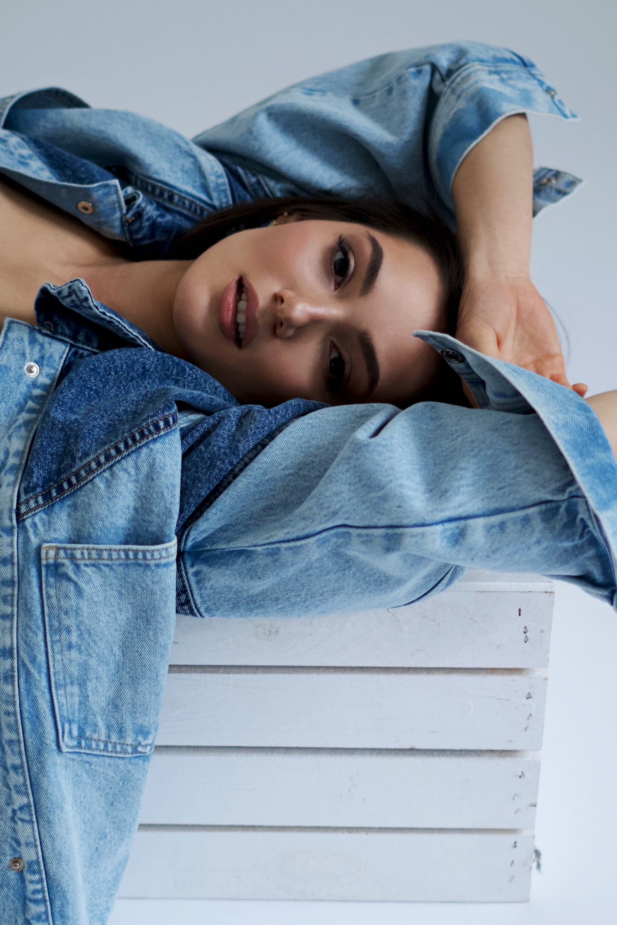 Professioneller Studiofotograf in München – Fotos, Content Creation, Shooting für jeden Anlass. Fotostudio Aesthetic Space in München. Fotostudio mieten ab 1 Stunde