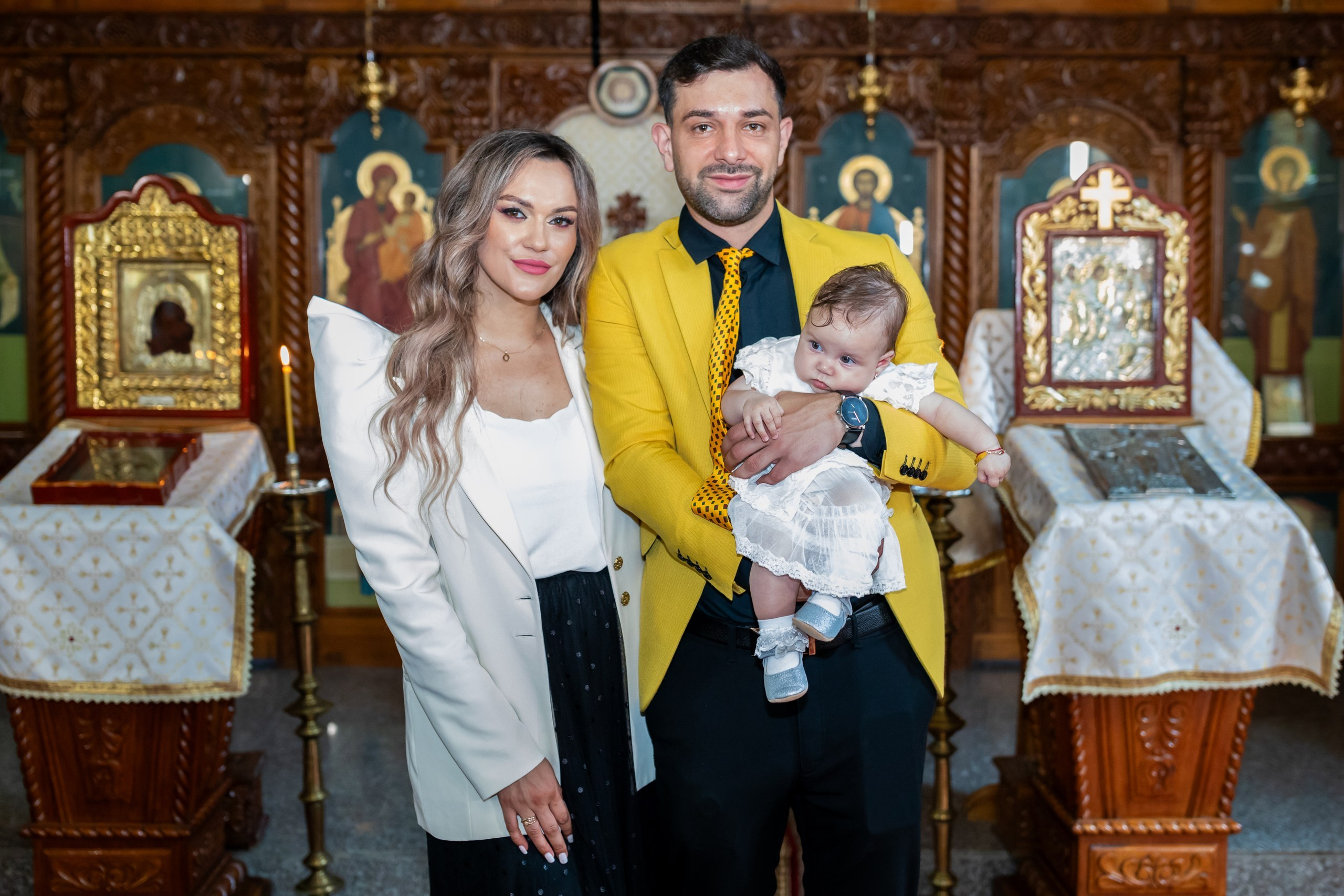 fotograf botez , fotografie botez Botoșani, fotograf Alin Chirilă, amintiri botez, fotografii botez, botez Miruna Parascheva, fotograf copii, fotografie botez în Botoșani-alt="botez , fotografie botez Alin Chirilă, amintiri botez, fotografii emoționante botez Botoșani"-- fotografii-botez-bebelus- amintiri-botez-micuț- moment-sfânt-crestinare- fotografie-emotionanta-botez- detalii-botez-bebelusi- parinti-fericiti-la-botez- fotograf-botez-profesionist- botez-in-biserica-ortodoxa- micuț-botezat-cu-emoție- zâmbete-și-lacrimi-la-botez- bebeluș-la-cristelniță- decor-botez-colorat- botez-cu-dragoste-și-credință- emotie-pura-la-botez- fotograf-botez-botosani- botez-iasi-suceava-fotograf- amintiri-nepretuite-botez-- Preotul ținându-l pe micuțul Mathias Gabriel la botez, în biserica Înălțarea Domnului, Copălău - Detalii de la botezul lui Mathias – lumânare, trusou și icoană - Familia lui Mathias Gabriel alături de micuț, în ziua botezului - Portret emoționant cu mama și bebelușul în brațe, în biserică,fotograf profesionist evenimente Botoșani, Iași, Suceava, Fălticeni, Bacău, Pașcani, Roman - AlinoFotoStudio by Alin Chirilă - servicii foto nuntă, botez, cununie, ședințe foto creative, albume personalizate, fotografii emoționante și calitative pentru cele mai importante momente din viață,fotograf nuntă Botoșani Alin Chirilă, ședință foto botez Iași - AlinoFotoStudio, servicii fotograf profesionist evenimente Suceava, fotograf cununie civilă Fălticeni - Alin Chirilă, album foto nuntă personalizat Bacău.“Bebeluș botezat în biserică, ținut în brațe de nași” • “Detaliu cu lumânarea de botez decorată cu flori albe” • “Părinți emoționați alături de copilul lor la ceremonia de botez” • “Masa festivă de botez cu decor tematic și tort personalizat” • “Momentul în care preotul toarnă apă sfințită pe fruntea bebelușului” “Bebeluș în rochie albă de botez, zâmbind în brațele mamei” • “Detaliu cu cruciulița de botez așezată pe o pernă de satin” • “Părinți și nași aprinzând lumânările în timpul ceremoniei de botez” • “Tort de botez decorat cu figurine tematice și numele copilului” • “Copil botezat dormind liniștit în pătuțul decorat festiv” • “Momentul în care preotul binecuvântează copilul în fața altarului” • “Invitați adunându-se în jurul mesei festive la petrecerea de botez” • “Bebeluș ținând în mână o jucărie personalizată primită la botez” • “Familie fericită pozând împreună după ceremonia de botez” • “Decor tematic cu baloane și flori la locația petrecerii de botez” fotograf Botoșani fotograf evenimente fotograf botez Alin Chirila fotograf alinofotostudio.fotograf botez Amelis Maria, fotografie botez Botoșani, fotograf Alin Chirilă, amintiri botez, fotografii botez, botez Amelis Maria, fotograf copii, fotografie botez în Botoșani,