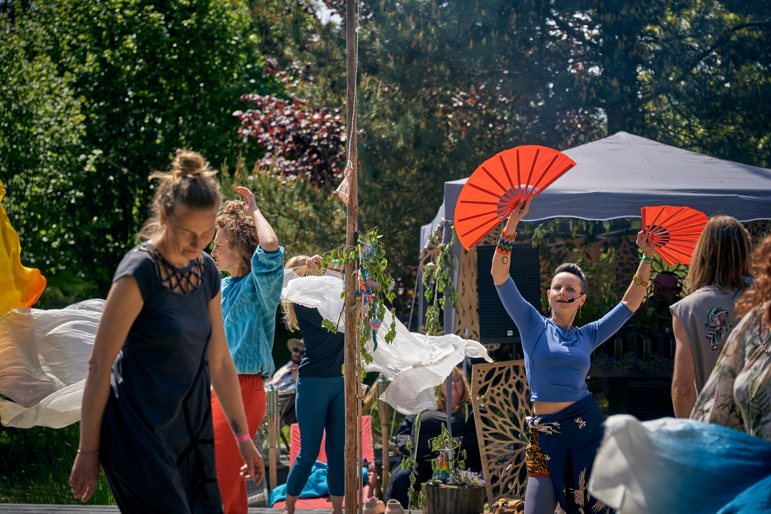 „Wachlarze na Plaży” - warsztat Nadii Szypiłow na Mikrofestiwalu „2uRodziny Turkusowej Wyspy”. Andriej Szypilow — Photography & Videography