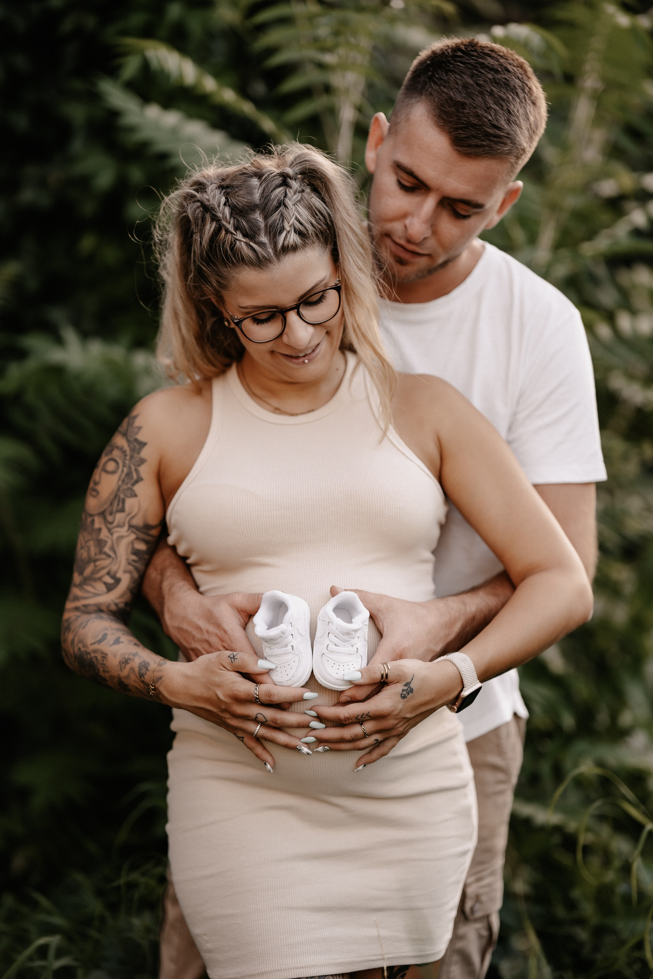 Babybauch im Spätsommer. Portraitfotografie in Gründau Elena Ohnstedt