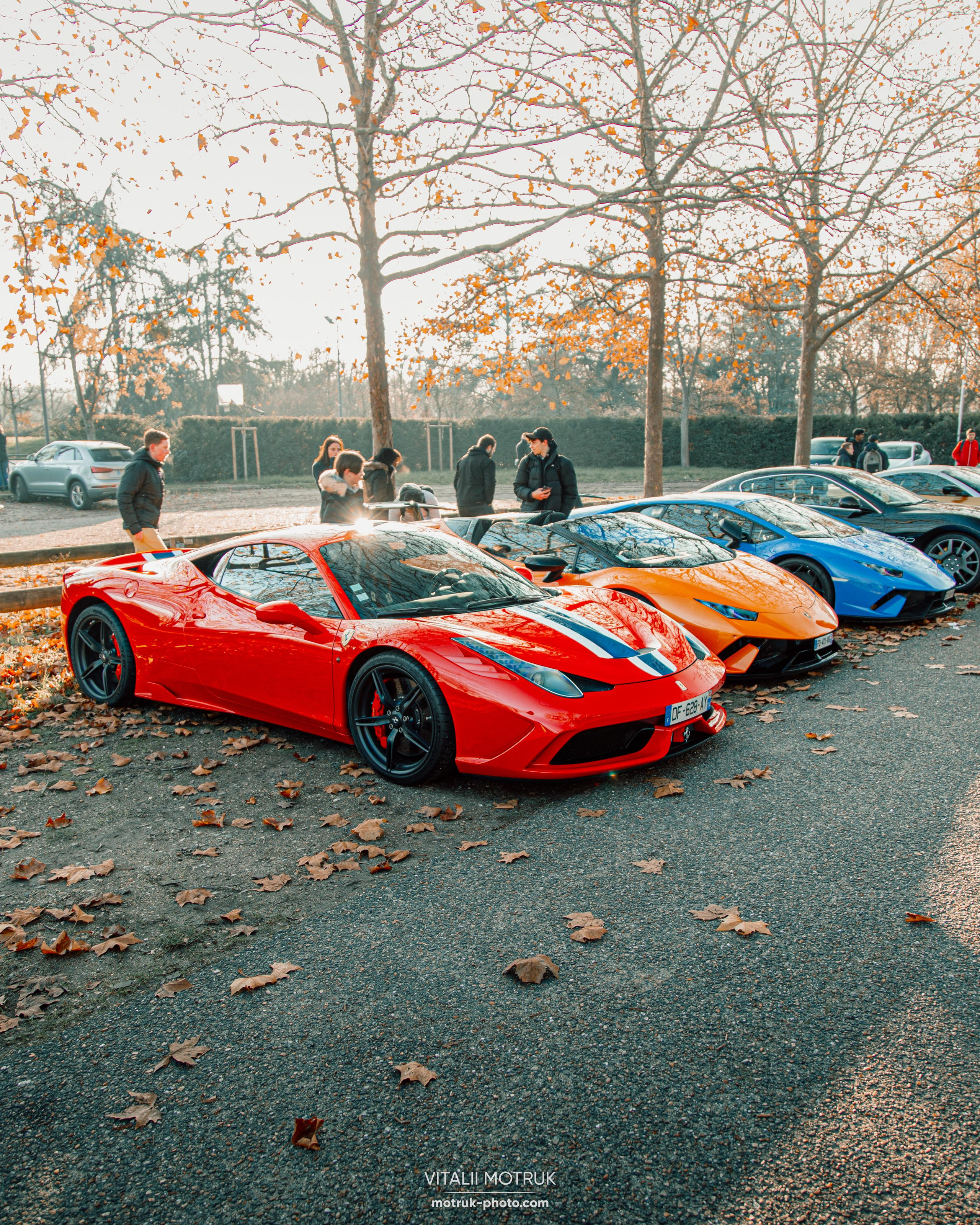 Rassemblement a Chatou. Photographe de voitures à Paris — Vitalii Motruk