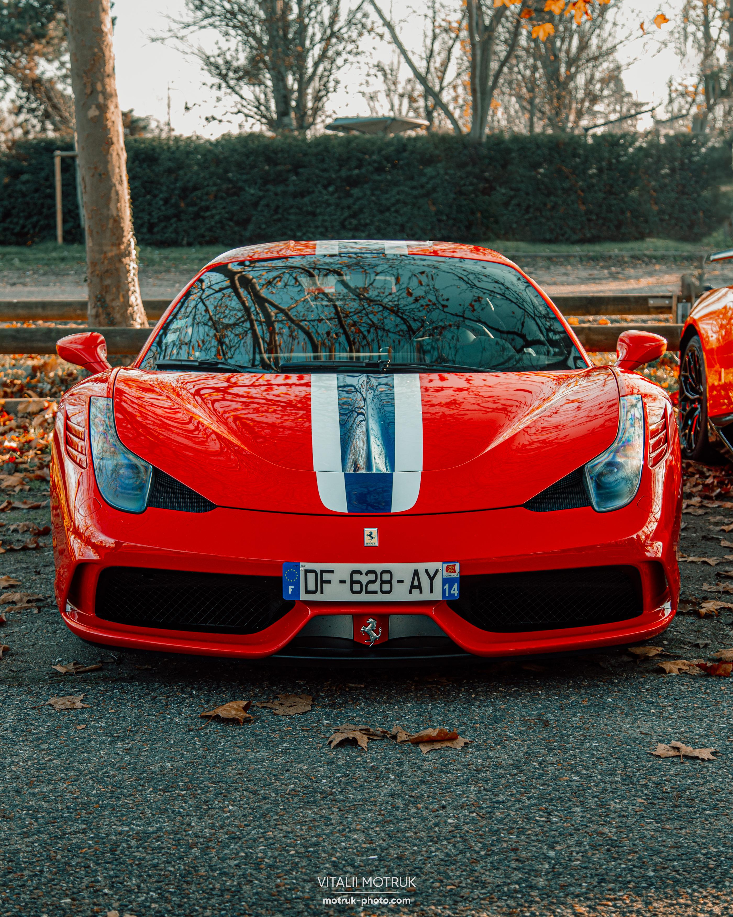 Rassemblement a Chatou. Photographe de voitures à Paris — Vitalii Motruk