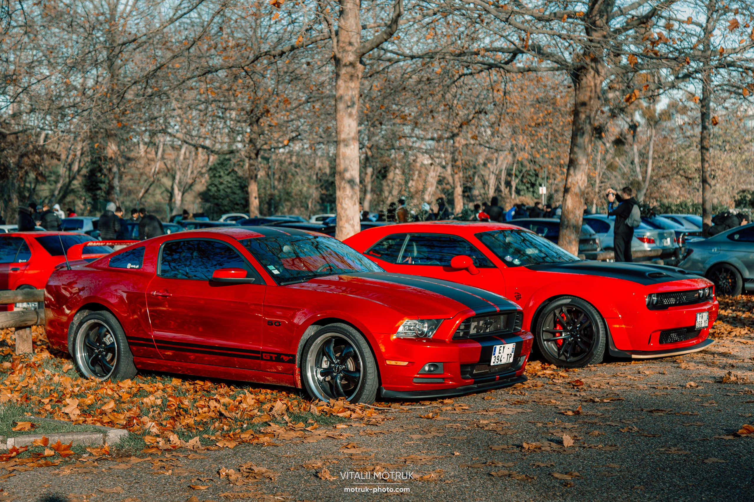 Rassemblement a Chatou. Photographe de voitures à Paris — Vitalii Motruk