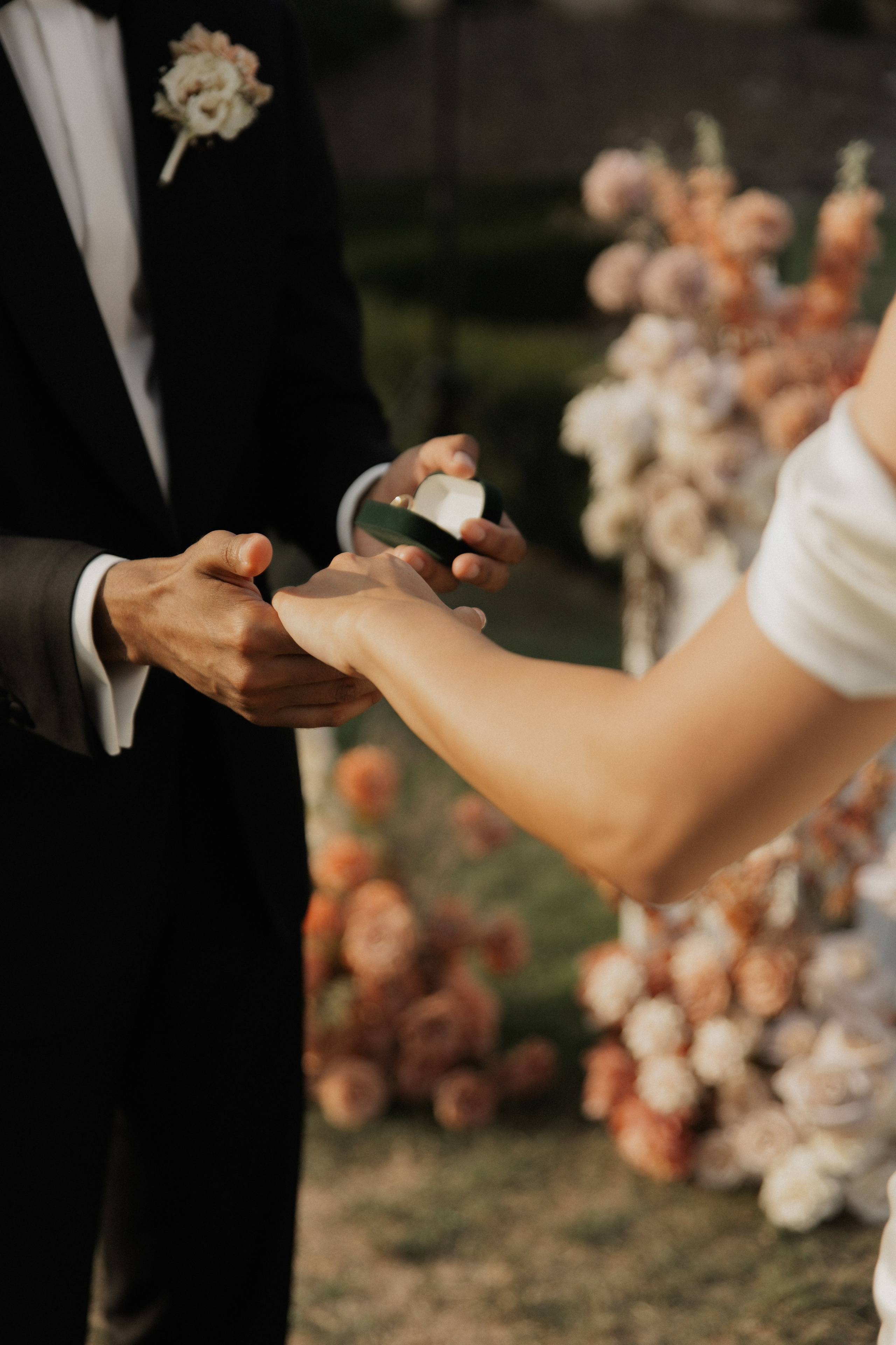 Elegant Castle Wedding in Austria | Alwin & Ruth’s Fairytale Celebration. Wedding photographer and videographer based in Timisoara, Romania