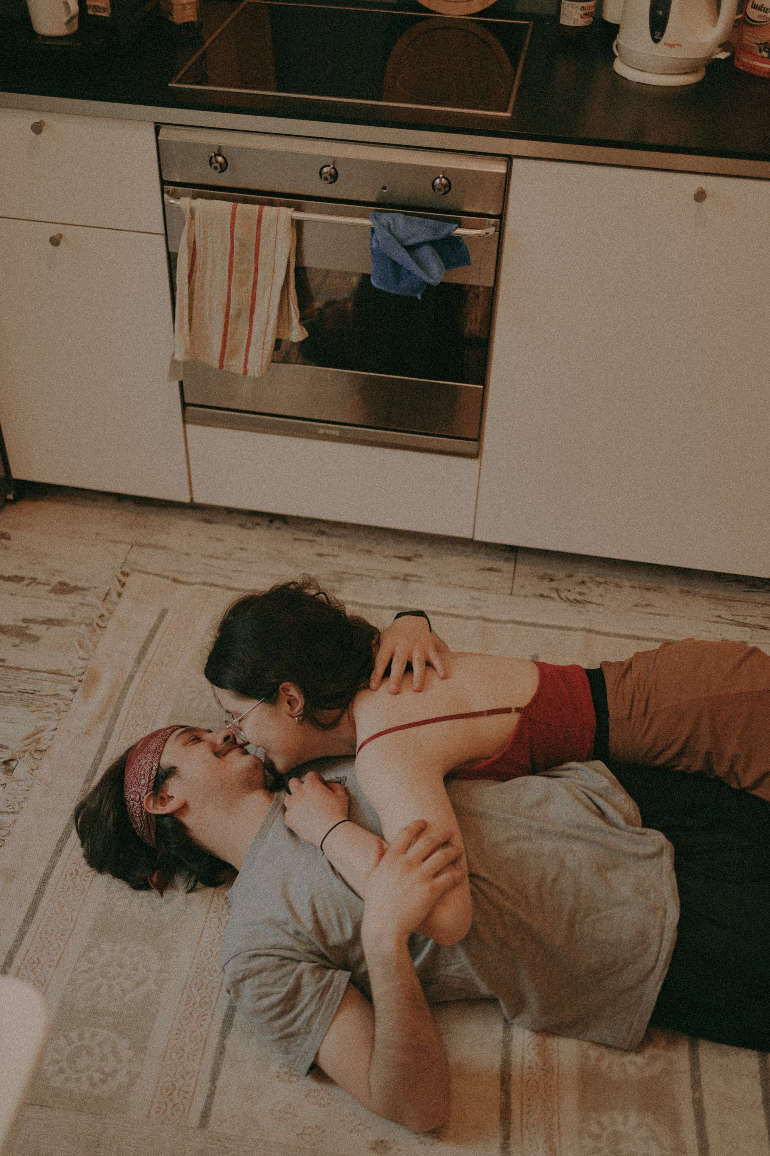 Samolot do raju: sesja miłosna dla zespołu KAST. Fo.tosia