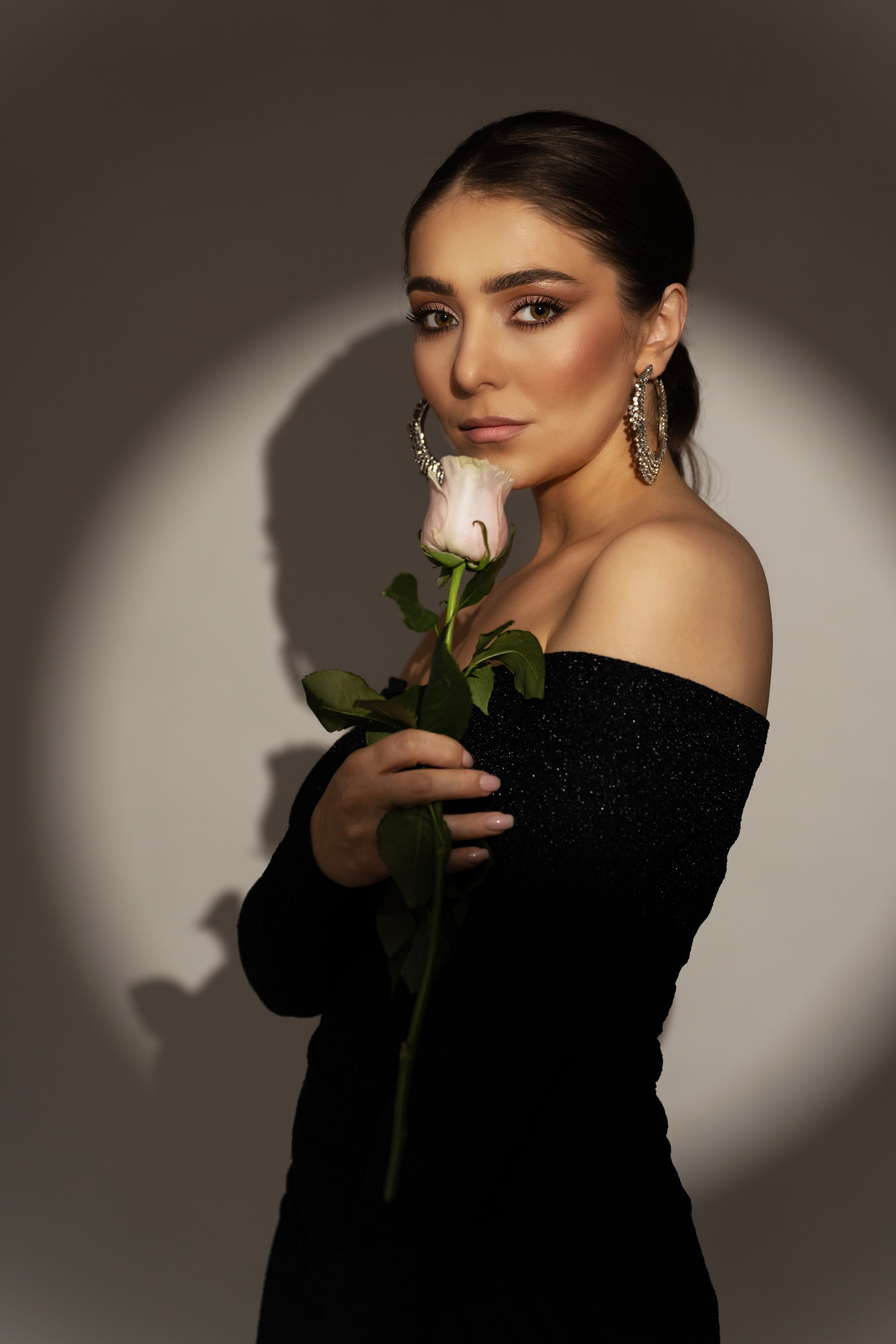 Ladies. Photographer in Paris