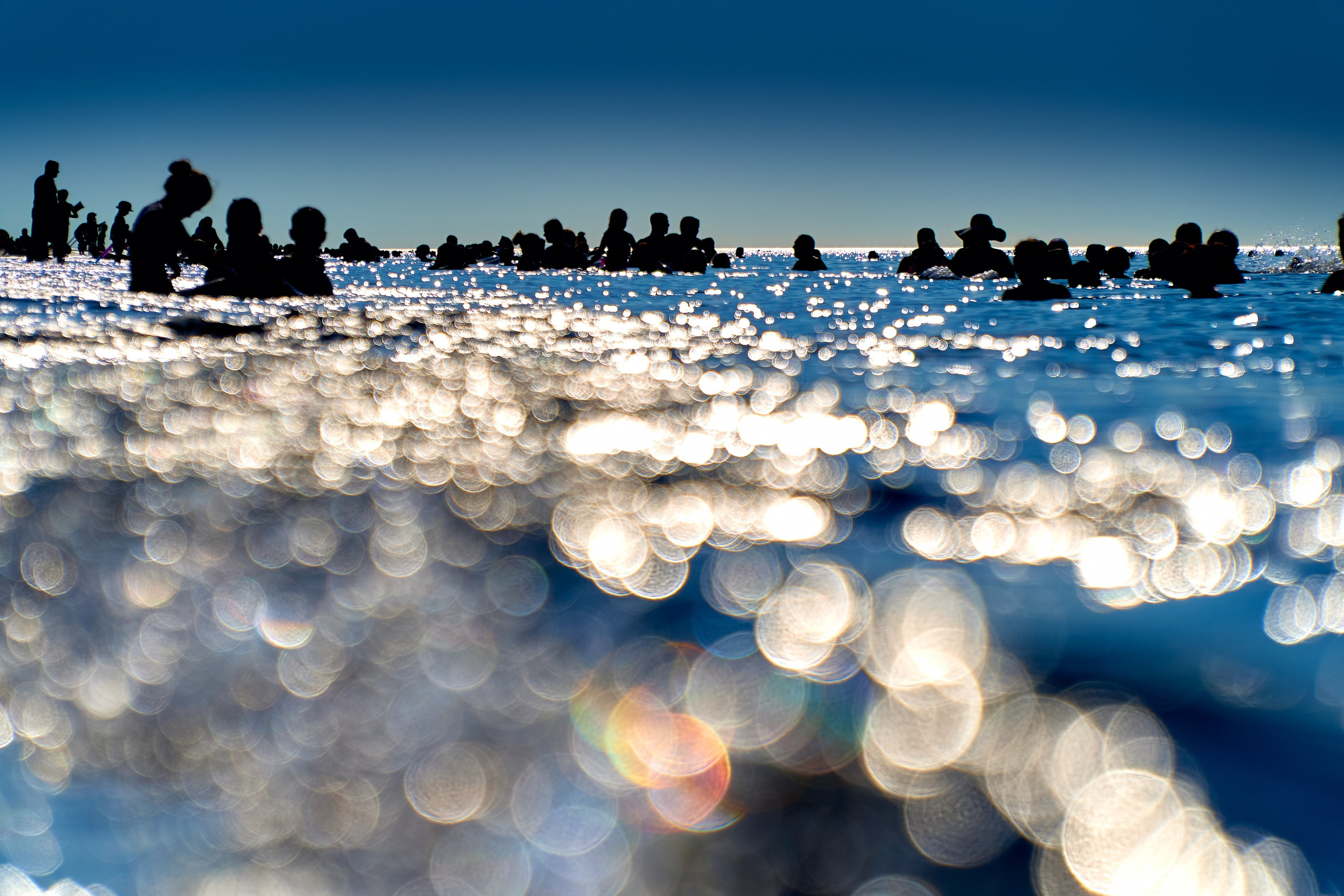 Andriej Szypiłow - Fotograf i Wideograf - Reportaż artystyczny - Antalya. Plaża. Mustafa Kemal Atatürk. Plaża jest doskonałym miejscem do spędzenia czasu dla osoby z teleobiektywem.