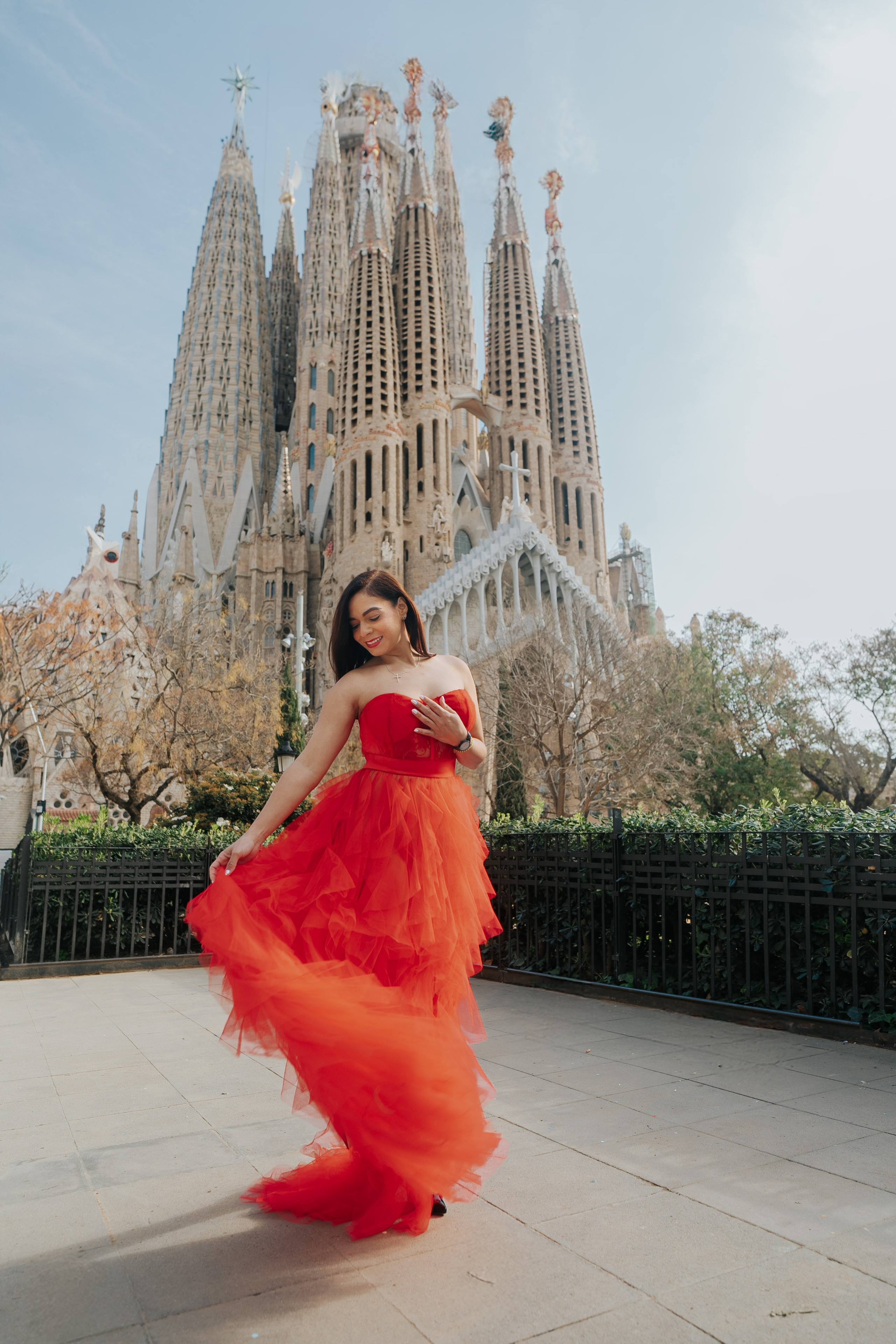 Wow luxury dress photoshoot near Sagrada Familia in Barcelona - Top 5 Photographer