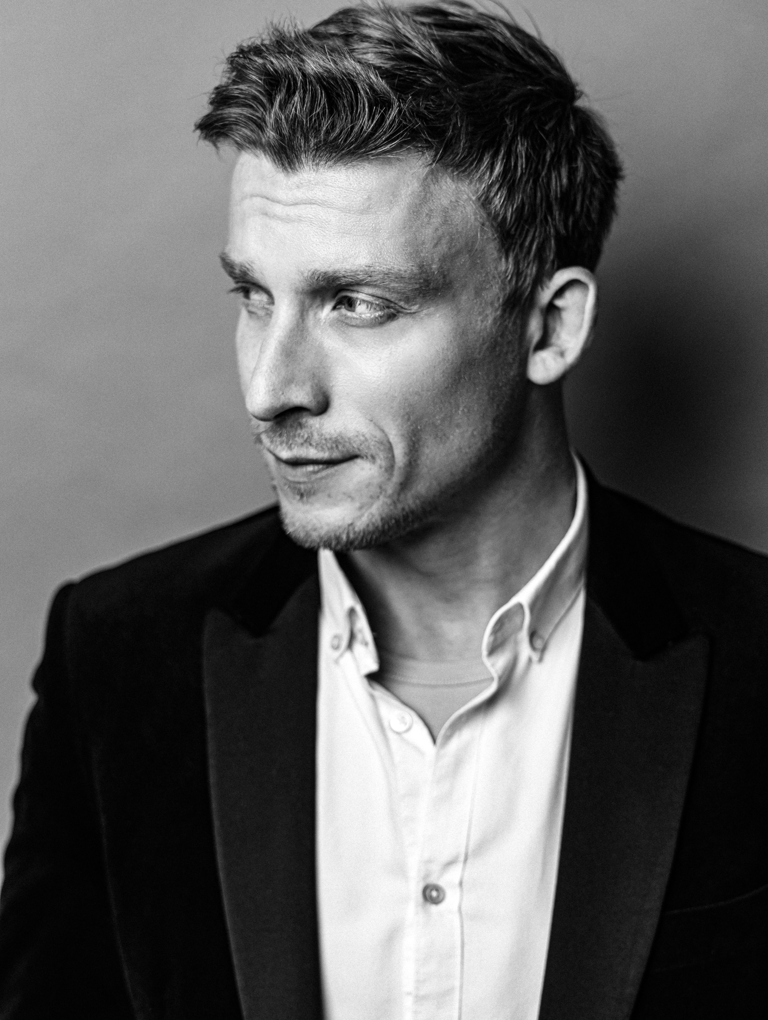 Profesionálny portrétny fotograf v Bratislave — Pasha Borsai