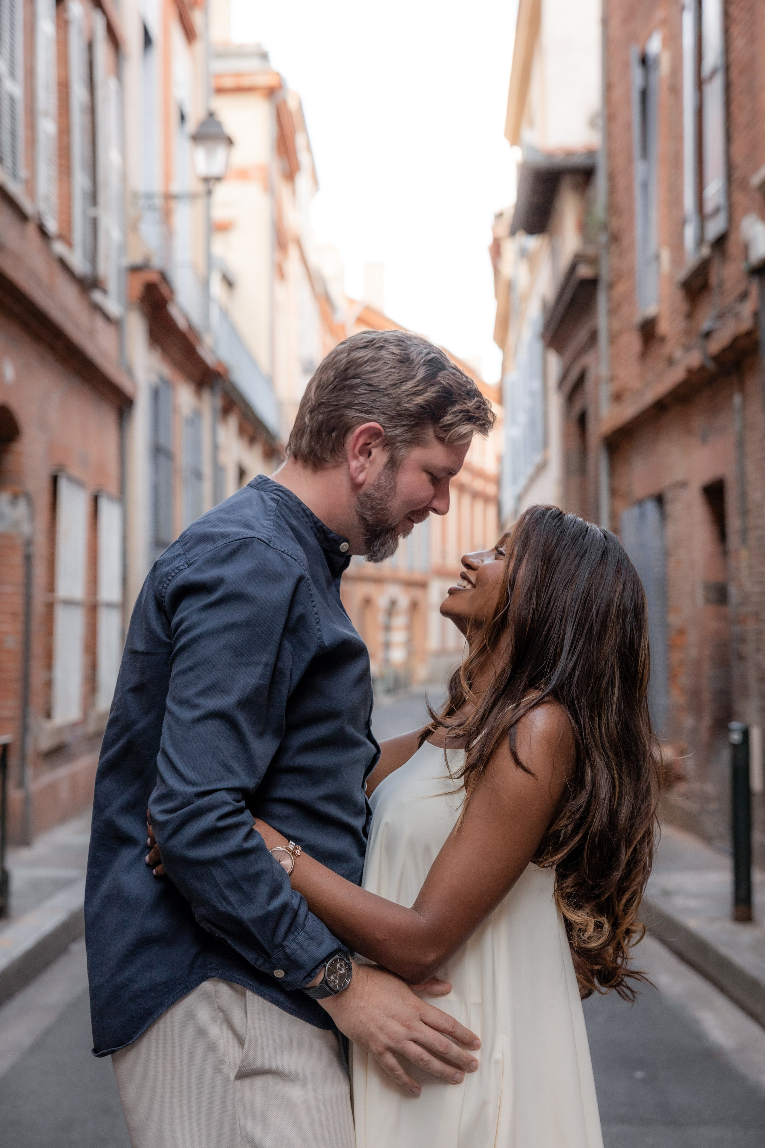 Engagement loves tory photoshoot in Toulouse. Anah & Andrew. Eugenie Smirnova — wedding, corporate and lifestyle photographer in Toulouse and Southwest France