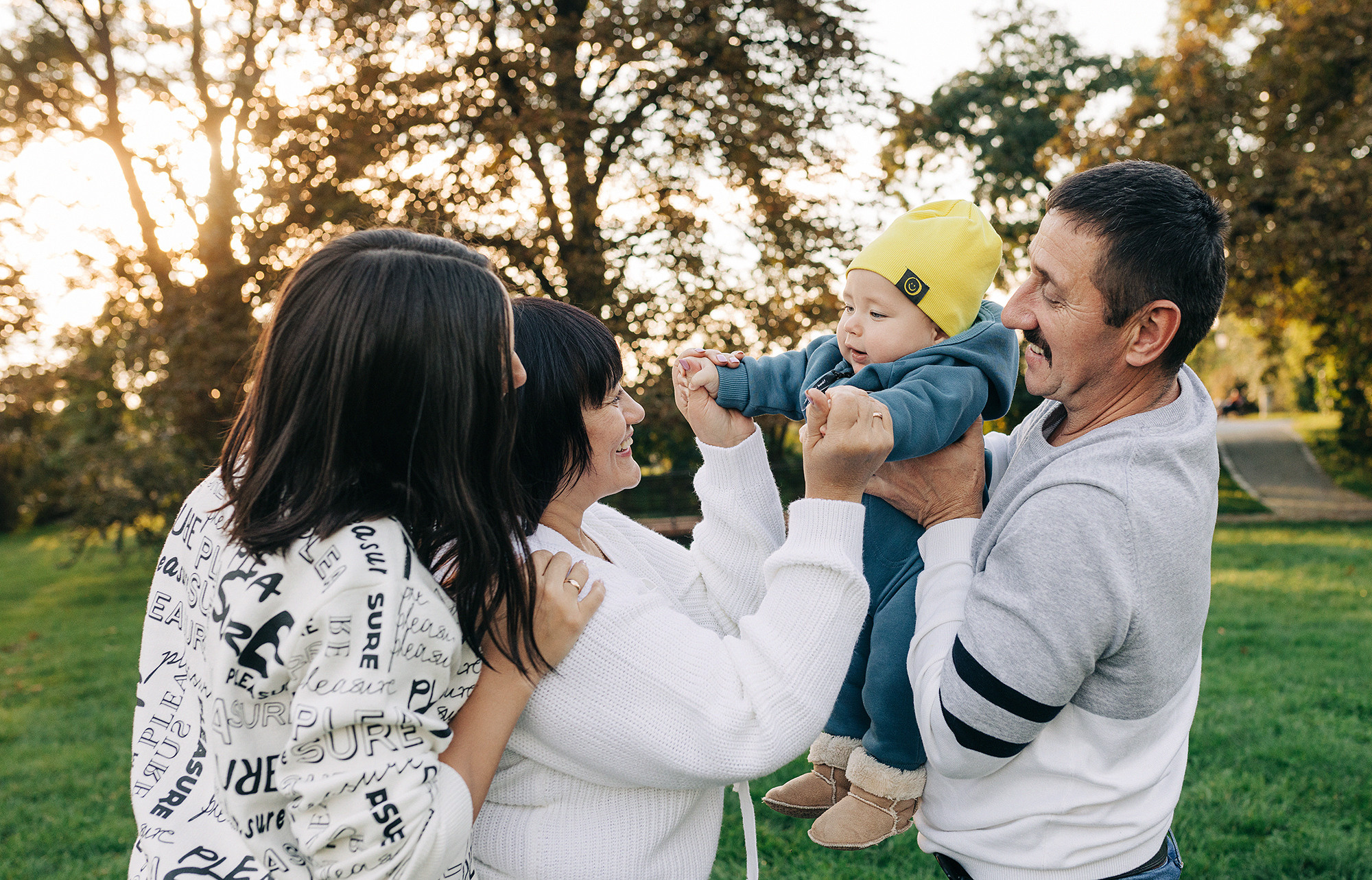 Семейная фотосессия в Праге. Вышеград. Семейный и свадебный фотограф в Праге Наталья Федори