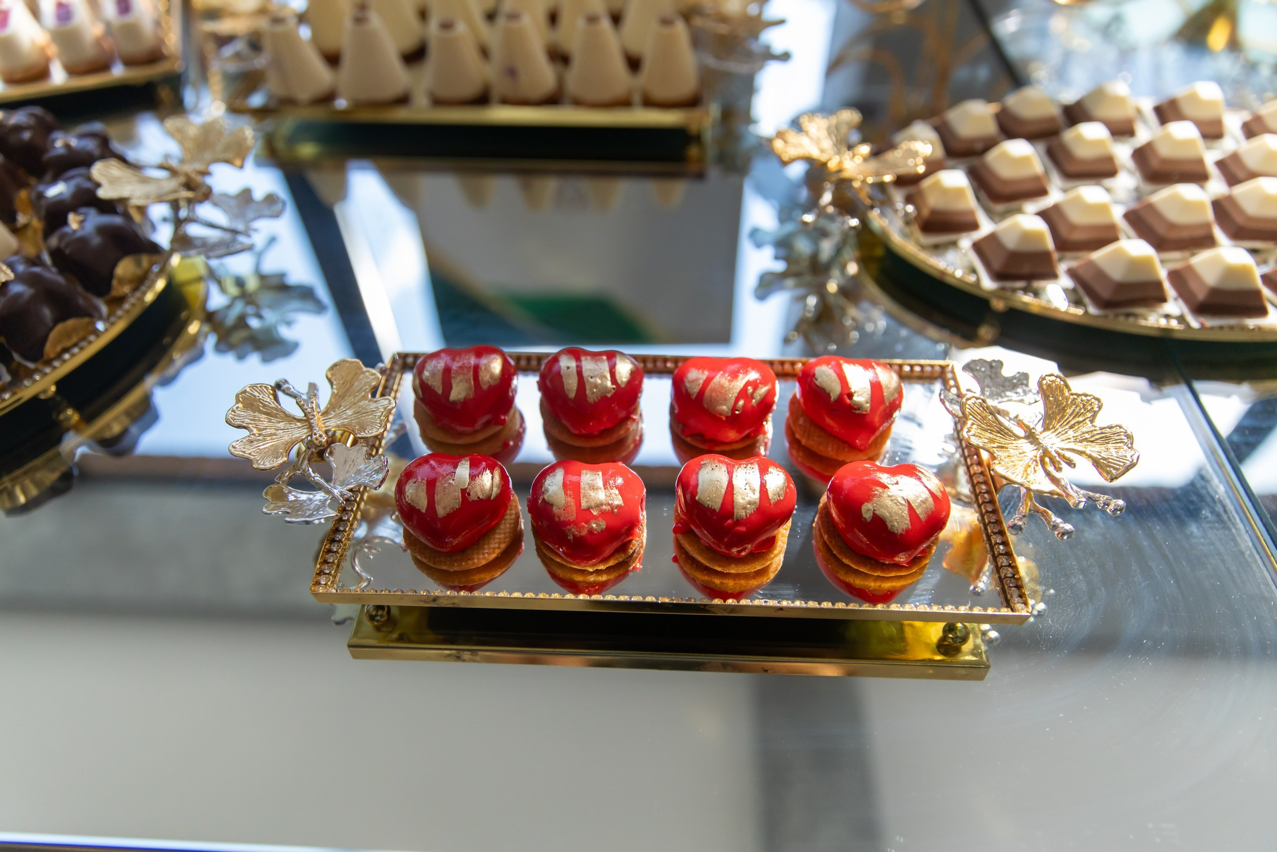 fotograf botez , fotografie botez Botoșani, fotograf Alin Chirilă, amintiri botez, fotografii botez, botez Miruna Parascheva, fotograf copii, fotografie botez în Botoșani-alt="botez , fotografie botez Alin Chirilă, amintiri botez, fotografii emoționante botez Botoșani"-- fotografii-botez-bebelus- amintiri-botez-micuț- moment-sfânt-crestinare- fotografie-emotionanta-botez- detalii-botez-bebelusi- parinti-fericiti-la-botez- fotograf-botez-profesionist- botez-in-biserica-ortodoxa- micuț-botezat-cu-emoție- zâmbete-și-lacrimi-la-botez- bebeluș-la-cristelniță- decor-botez-colorat- botez-cu-dragoste-și-credință- emotie-pura-la-botez- fotograf-botez-botosani- botez-iasi-suceava-fotograf- amintiri-nepretuite-botez-- Preotul ținându-l pe micuțul Mathias Gabriel la botez, în biserica Înălțarea Domnului, Copălău - Detalii de la botezul lui Mathias – lumânare, trusou și icoană - Familia lui Mathias Gabriel alături de micuț, în ziua botezului - Portret emoționant cu mama și bebelușul în brațe, în biserică,fotograf profesionist evenimente Botoșani, Iași, Suceava, Fălticeni, Bacău, Pașcani, Roman - AlinoFotoStudio by Alin Chirilă - servicii foto nuntă, botez, cununie, ședințe foto creative, albume personalizate, fotografii emoționante și calitative pentru cele mai importante momente din viață,fotograf nuntă Botoșani Alin Chirilă, ședință foto botez Iași - AlinoFotoStudio, servicii fotograf profesionist evenimente Suceava, fotograf cununie civilă Fălticeni - Alin Chirilă, album foto nuntă personalizat Bacău.“Bebeluș botezat în biserică, ținut în brațe de nași” • “Detaliu cu lumânarea de botez decorată cu flori albe” • “Părinți emoționați alături de copilul lor la ceremonia de botez” • “Masa festivă de botez cu decor tematic și tort personalizat” • “Momentul în care preotul toarnă apă sfințită pe fruntea bebelușului” “Bebeluș în rochie albă de botez, zâmbind în brațele mamei” • “Detaliu cu cruciulița de botez așezată pe o pernă de satin” • “Părinți și nași aprinzând lumânările în timpul ceremoniei de botez” • “Tort de botez decorat cu figurine tematice și numele copilului” • “Copil botezat dormind liniștit în pătuțul decorat festiv” • “Momentul în care preotul binecuvântează copilul în fața altarului” • “Invitați adunându-se în jurul mesei festive la petrecerea de botez” • “Bebeluș ținând în mână o jucărie personalizată primită la botez” • “Familie fericită pozând împreună după ceremonia de botez” • “Decor tematic cu baloane și flori la locația petrecerii de botez” fotograf Botoșani fotograf evenimente fotograf botez Alin Chirila fotograf alinofotostudio.fotograf botez Amelis Maria, fotografie botez Botoșani, fotograf Alin Chirilă, amintiri botez, fotografii botez, botez Amelis Maria, fotograf copii, fotografie botez în Botoșani,