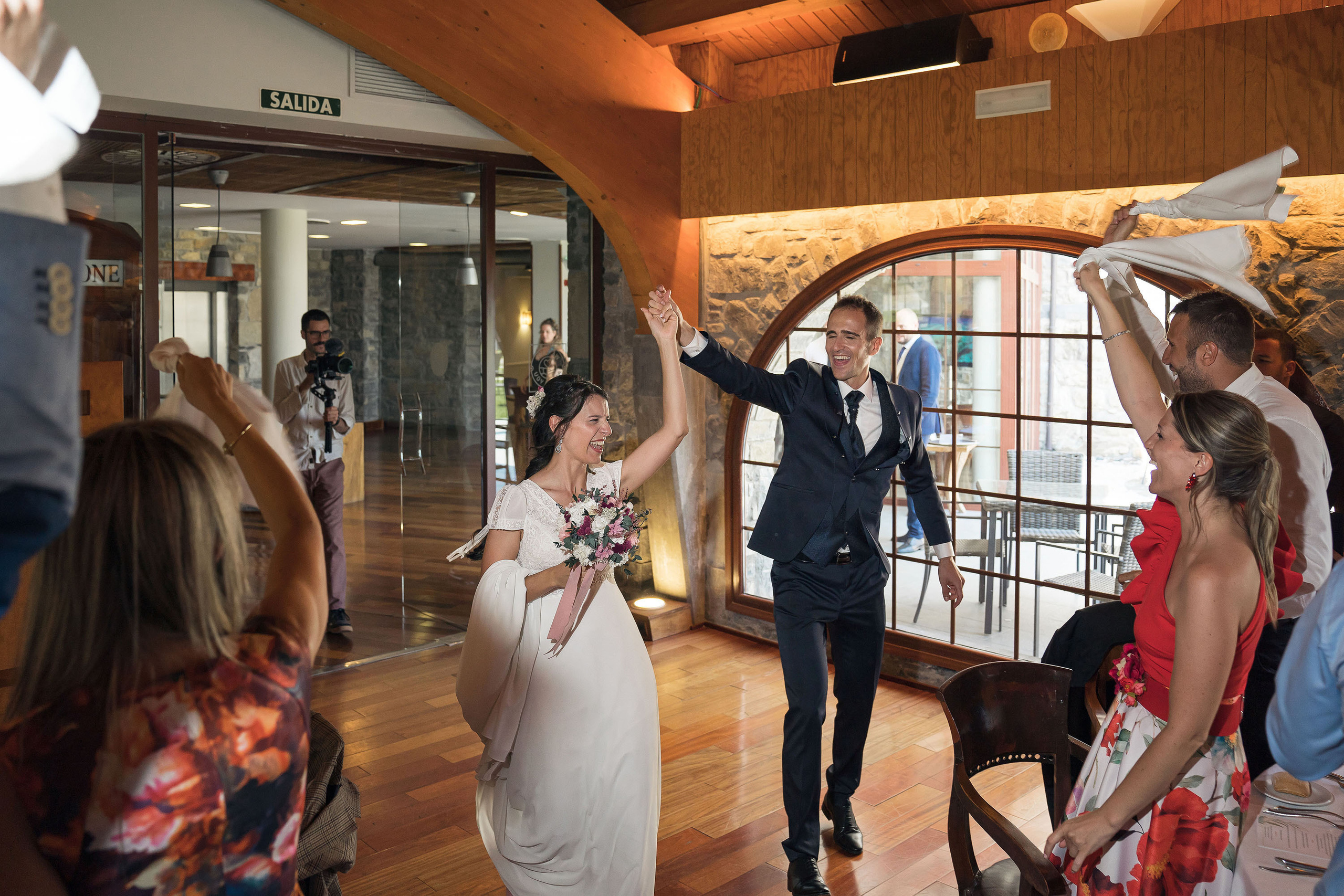 Raquel & Eduardo - Boda Barceló Monasterio de Boltaña. PIXLOVE - Fotógrafos de bodas Huesca Pirineos Zaragoza