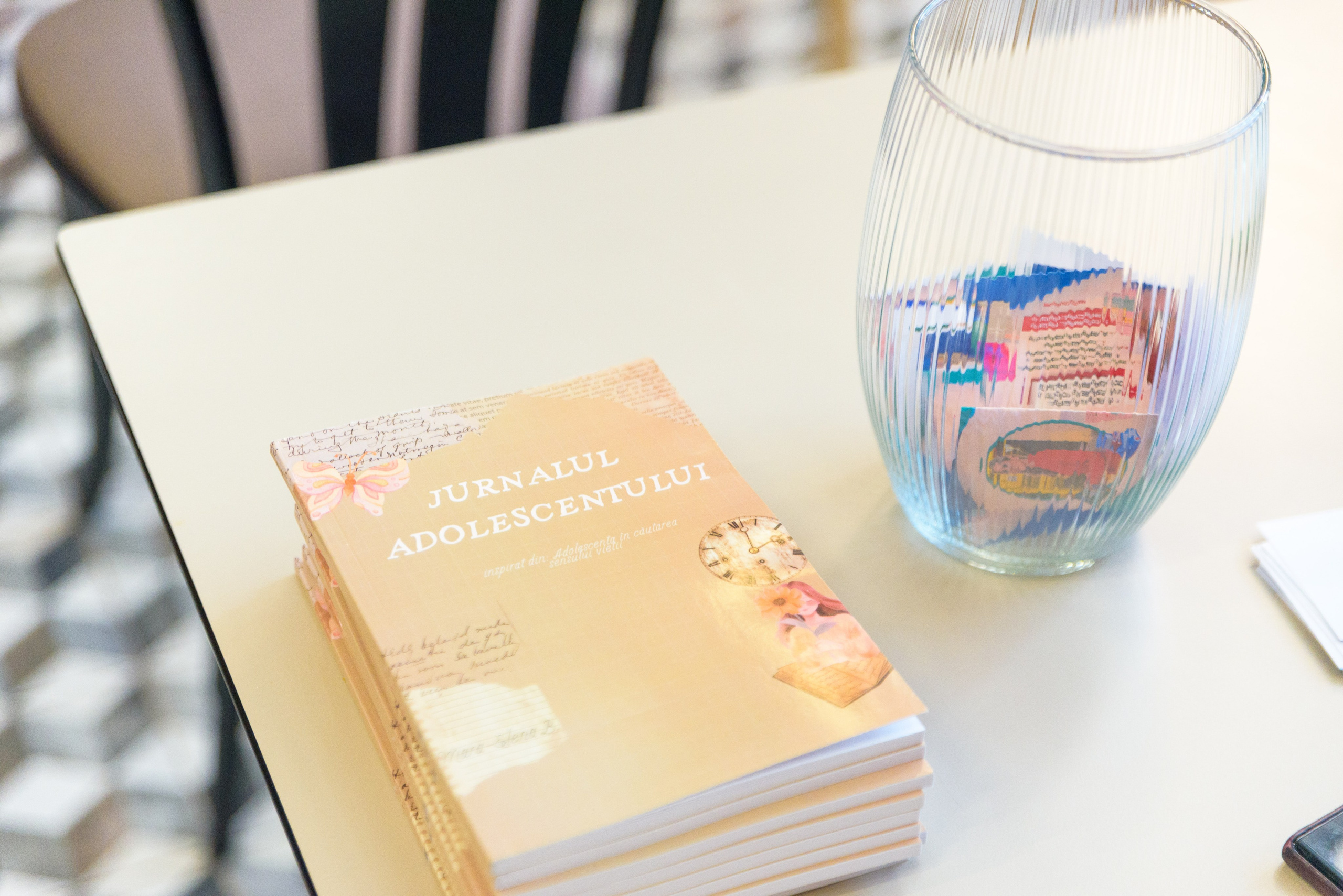 Elemente Cheie ale unei Lansări de Carte, fotograf lansare de carte, lansare de carte, fotograf corporate, lansările de carte prilej de socializare, evenimente in comunitate, promovare social media, promovare eficienta, organizare lansare de carte, fotograf profesionist, fotografie lansare de carte, bartner fotografie, celebrarea literaturii, autori de carte, carti pentru adolescenti, carti pentru copii, fotograf profesionist