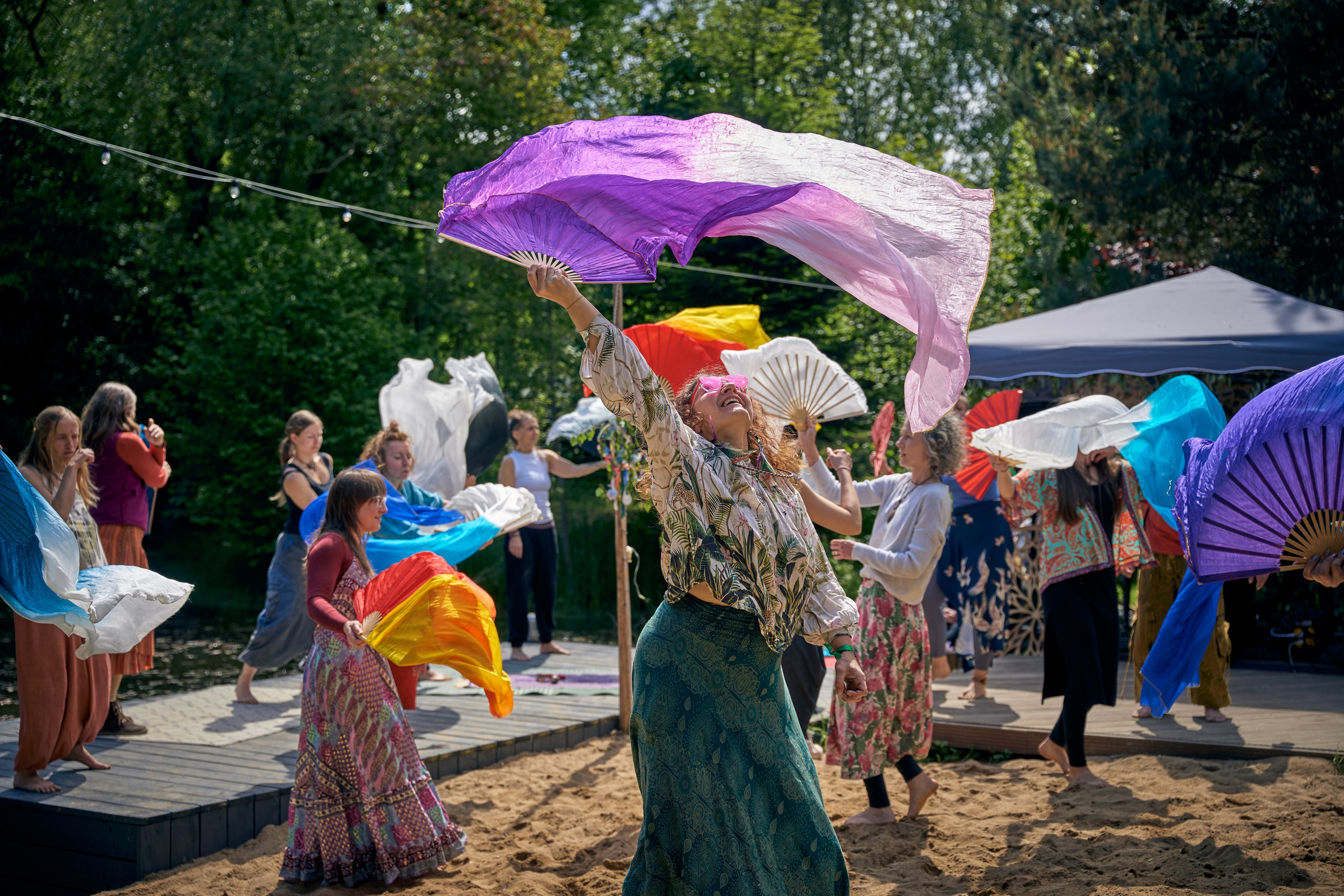 „Wachlarze na Plaży” - warsztat Nadii Szypiłow na Mikrofestiwalu „2uRodziny Turkusowej Wyspy”. Andriej Szypilow — Photography & Videography