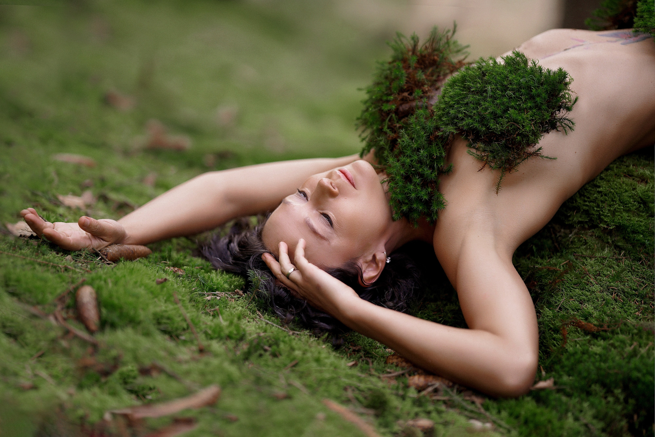 Last days of naked forest. Portraitfotografie in Gründau Elena Ohnstedt