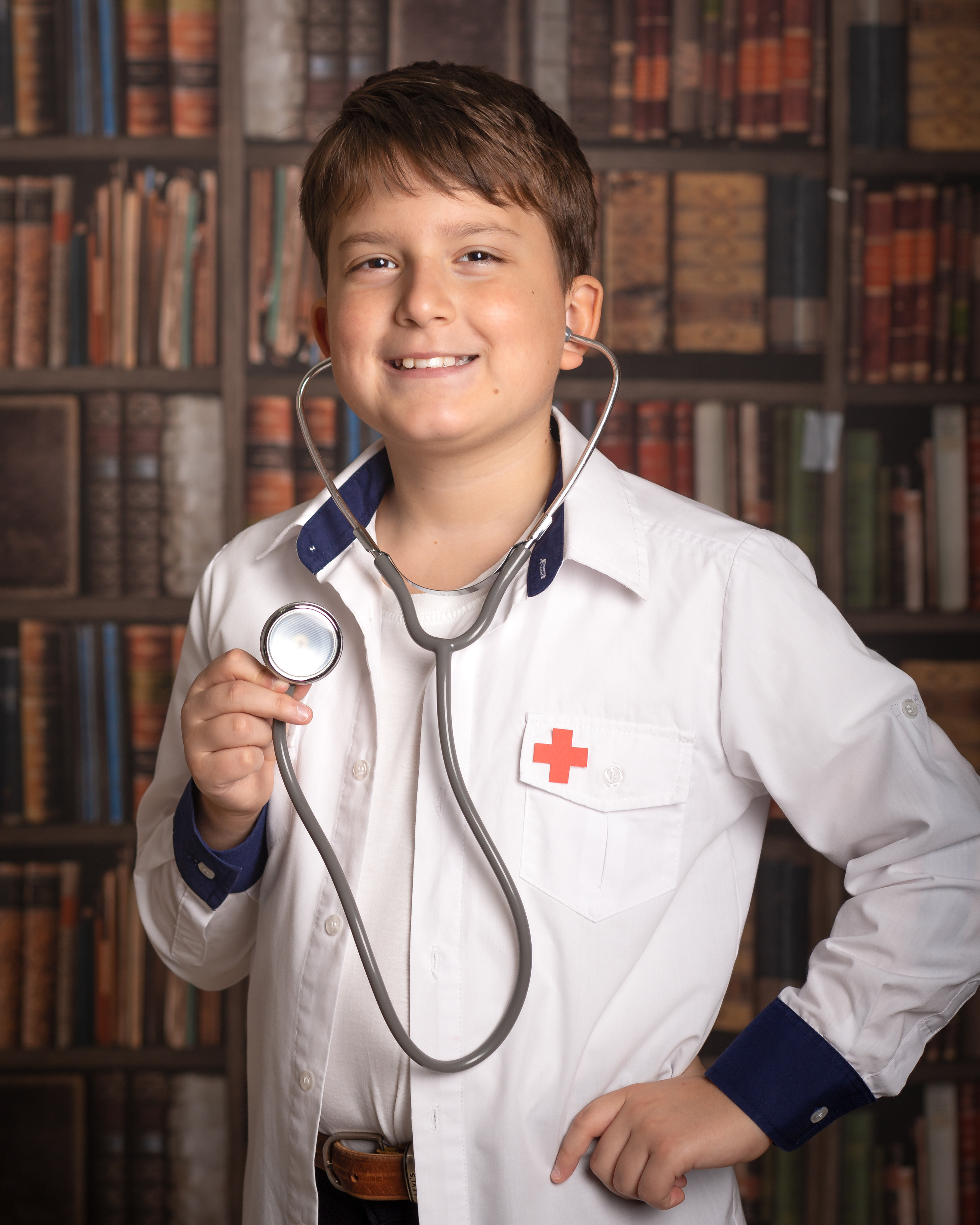 Абитуриентски снимки, ученически снимки. Фотограф Бургас. Фотосесии в студио и на открито, портрети, заснемане