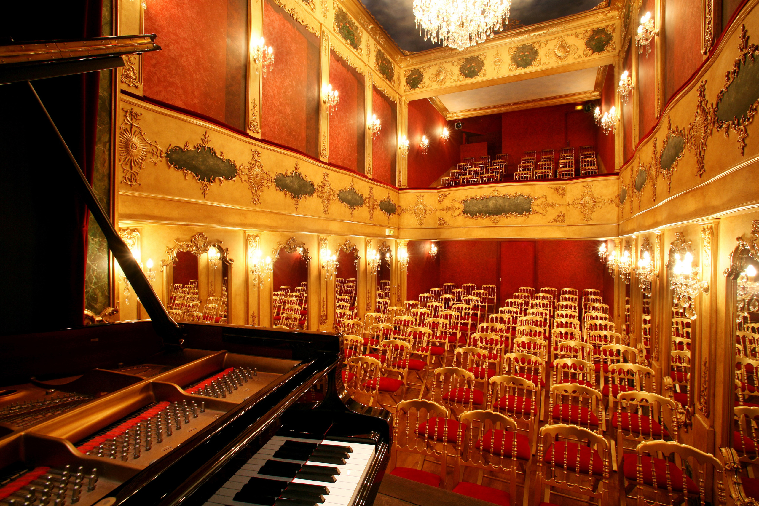 Le Théâtre. Theatresaintbonnet.com