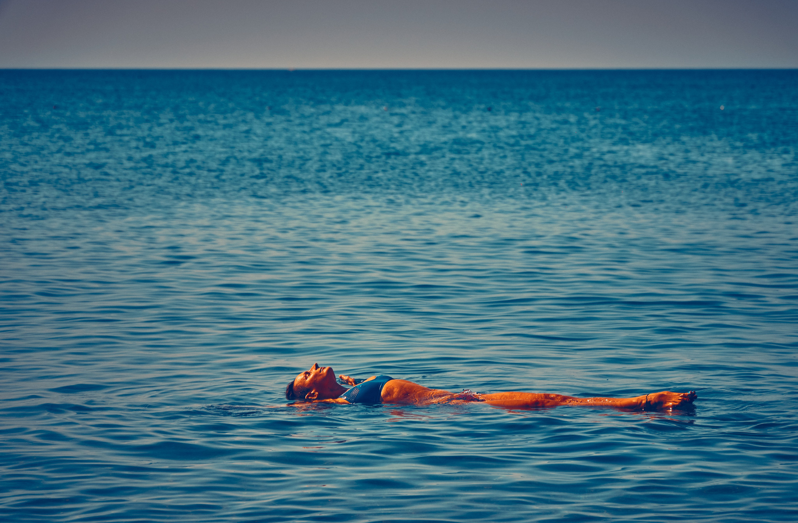 Andriej Szypiłow - Fotograf i Wideograf - Reportaż artystyczny - Antalya. Plaża. Mustafa Kemal Atatürk. Plaża jest doskonałym miejscem do spędzenia czasu dla osoby z teleobiektywem.