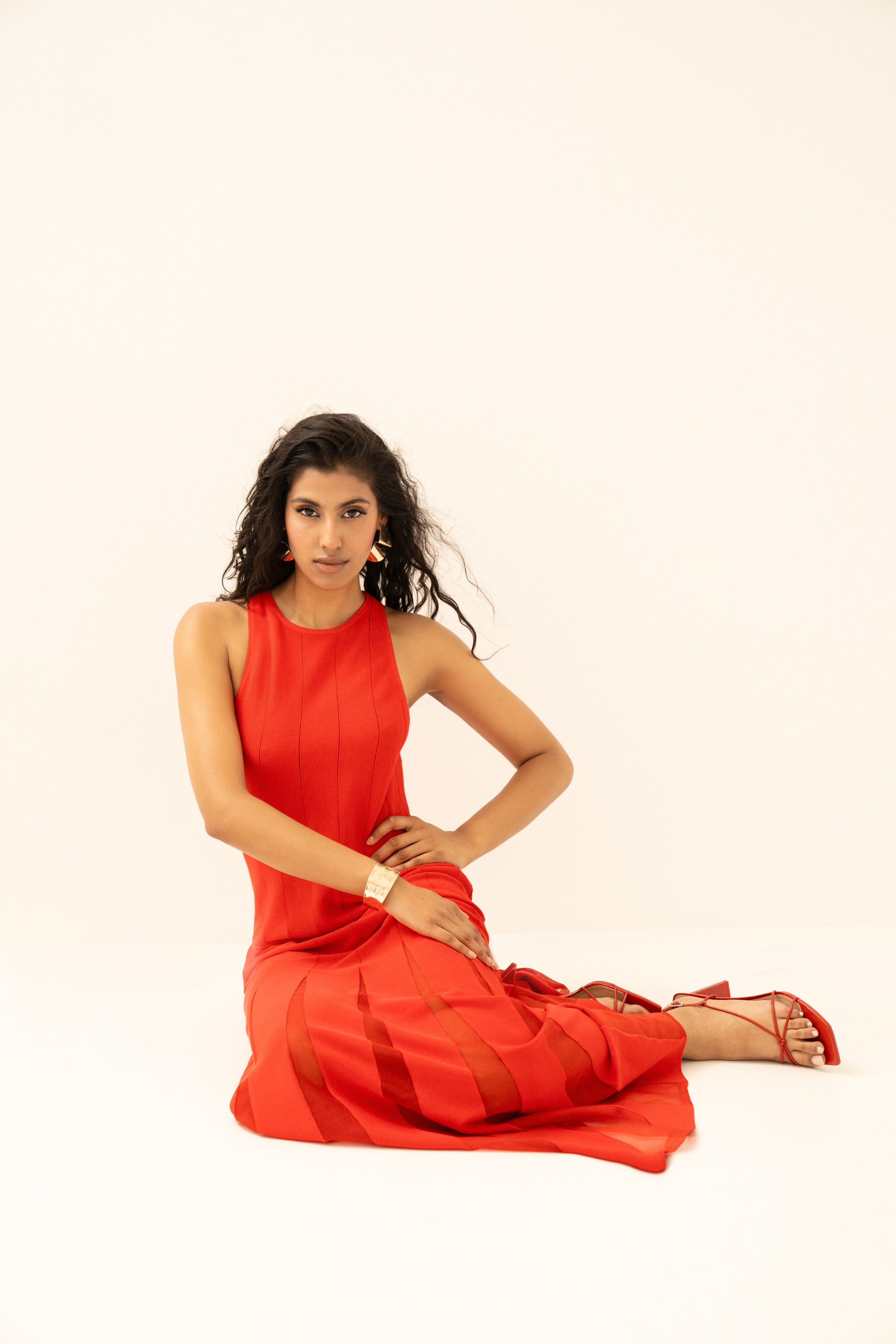 Professioneller Studiofotograf in München – Fotos, Content Creation, Shooting für jeden Anlass. Fotostudio Aesthetic Space in München. Fotostudio mieten ab 1 Stunde