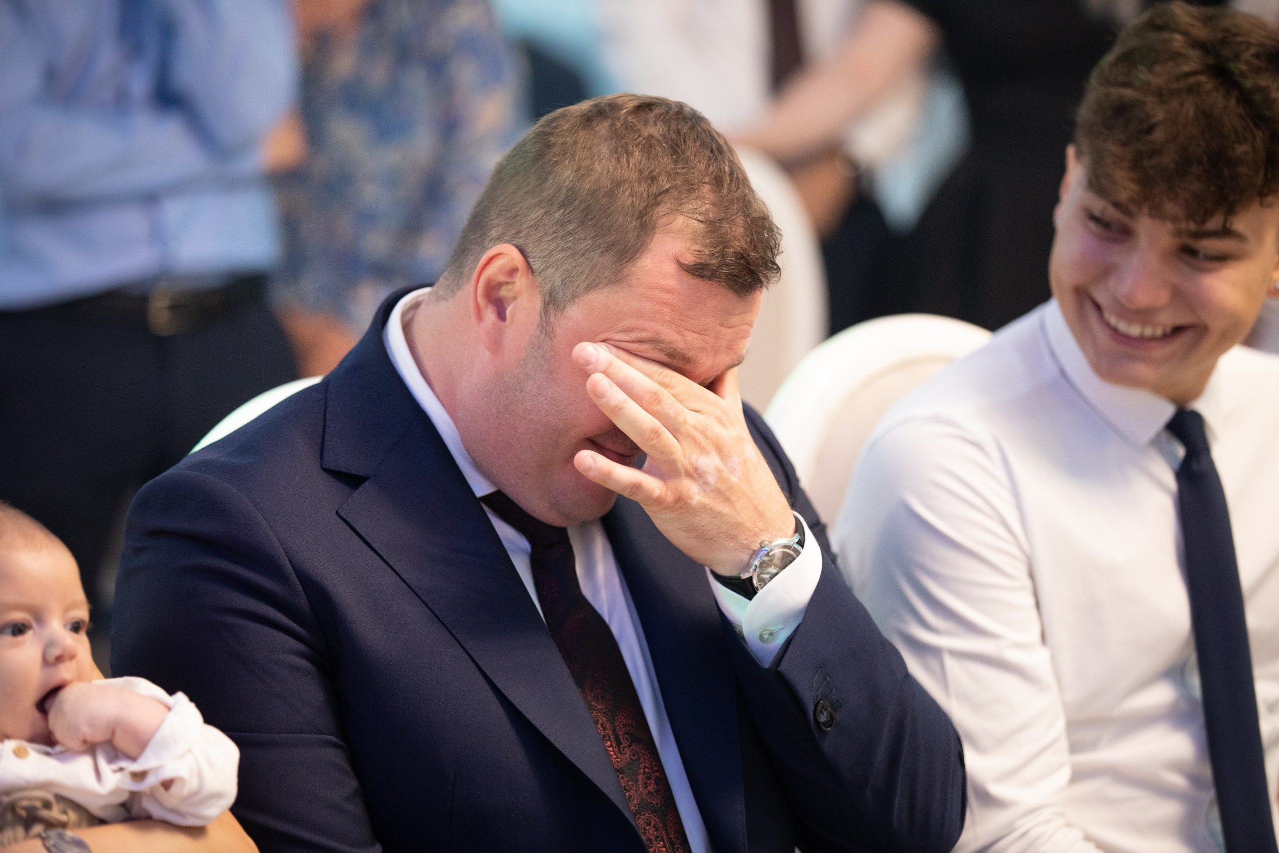 fotograf botez , fotografie botez Botoșani, fotograf Alin Chirilă, amintiri botez, fotografii botez, botez Miruna Parascheva, fotograf copii, fotografie botez în Botoșani-alt="botez , fotografie botez Alin Chirilă, amintiri botez, fotografii emoționante botez Botoșani"-- fotografii-botez-bebelus- amintiri-botez-micuț- moment-sfânt-crestinare- fotografie-emotionanta-botez- detalii-botez-bebelusi- parinti-fericiti-la-botez- fotograf-botez-profesionist- botez-in-biserica-ortodoxa- micuț-botezat-cu-emoție- zâmbete-și-lacrimi-la-botez- bebeluș-la-cristelniță- decor-botez-colorat- botez-cu-dragoste-și-credință- emotie-pura-la-botez- fotograf-botez-botosani- botez-iasi-suceava-fotograf- amintiri-nepretuite-botez-- Preotul ținându-l pe micuțul Mathias Gabriel la botez, în biserica Înălțarea Domnului, Copălău - Detalii de la botezul lui Mathias – lumânare, trusou și icoană - Familia lui Mathias Gabriel alături de micuț, în ziua botezului - Portret emoționant cu mama și bebelușul în brațe, în biserică,fotograf profesionist evenimente Botoșani, Iași, Suceava, Fălticeni, Bacău, Pașcani, Roman - AlinoFotoStudio by Alin Chirilă - servicii foto nuntă, botez, cununie, ședințe foto creative, albume personalizate, fotografii emoționante și calitative pentru cele mai importante momente din viață,fotograf nuntă Botoșani Alin Chirilă, ședință foto botez Iași - AlinoFotoStudio, servicii fotograf profesionist evenimente Suceava, fotograf cununie civilă Fălticeni - Alin Chirilă, album foto nuntă personalizat Bacău.“Bebeluș botezat în biserică, ținut în brațe de nași” • “Detaliu cu lumânarea de botez decorată cu flori albe” • “Părinți emoționați alături de copilul lor la ceremonia de botez” • “Masa festivă de botez cu decor tematic și tort personalizat” • “Momentul în care preotul toarnă apă sfințită pe fruntea bebelușului” “Bebeluș în rochie albă de botez, zâmbind în brațele mamei” • “Detaliu cu cruciulița de botez așezată pe o pernă de satin” • “Părinți și nași aprinzând lumânările în timpul ceremoniei de botez” • “Tort de botez decorat cu figurine tematice și numele copilului” • “Copil botezat dormind liniștit în pătuțul decorat festiv” • “Momentul în care preotul binecuvântează copilul în fața altarului” • “Invitați adunându-se în jurul mesei festive la petrecerea de botez” • “Bebeluș ținând în mână o jucărie personalizată primită la botez” • “Familie fericită pozând împreună după ceremonia de botez” • “Decor tematic cu baloane și flori la locația petrecerii de botez” fotograf Botoșani fotograf evenimente fotograf botez Alin Chirila fotograf alinofotostudio.fotograf botez Amelis Maria, fotografie botez Botoșani, fotograf Alin Chirilă, amintiri botez, fotografii botez, botez Amelis Maria, fotograf copii, fotografie botez în Botoșani,