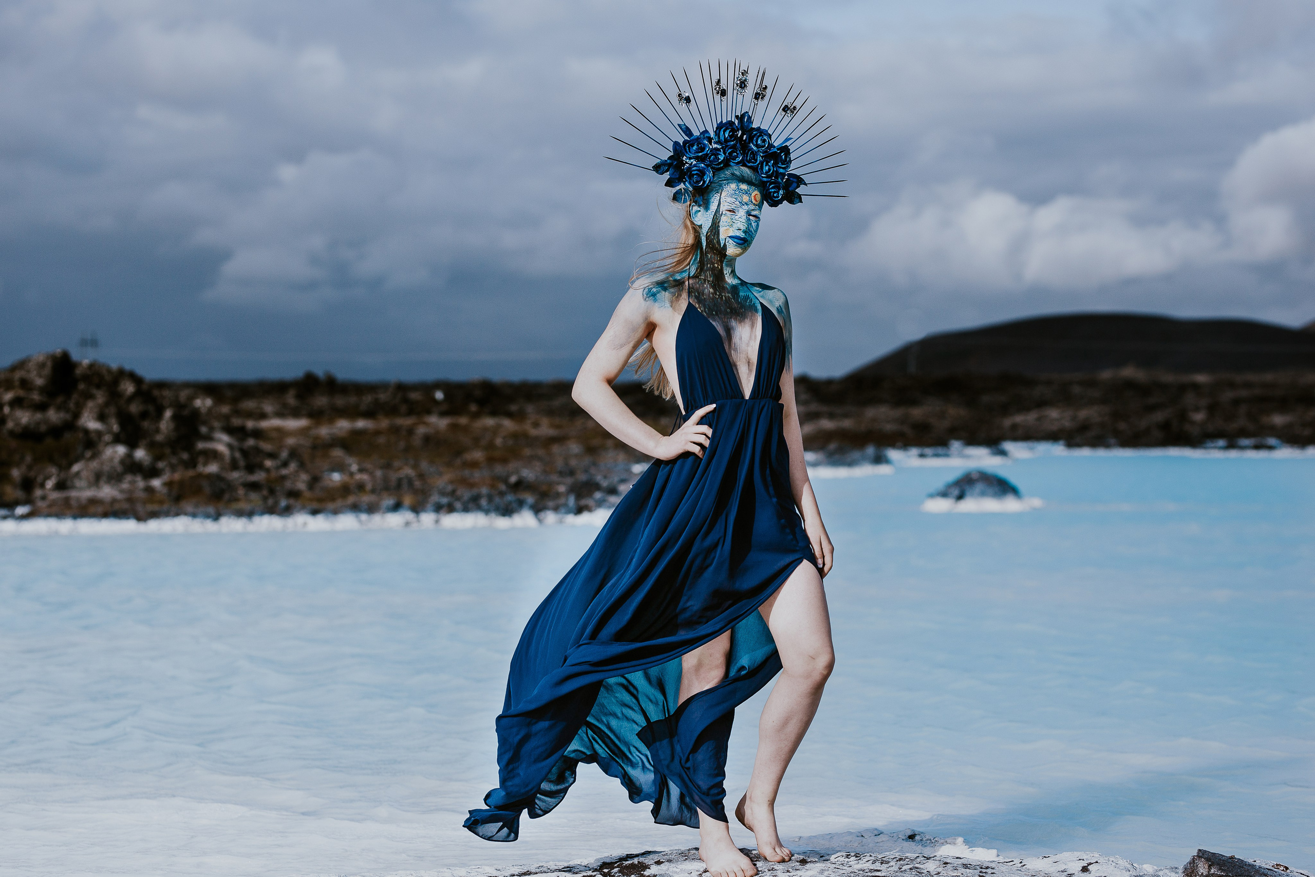 Goddess photo sessions in Iceland, crowns, creative photography in Iceland, Goddess themes photo session, woman in blue dress, face painting, Blue Lagoon Iceland