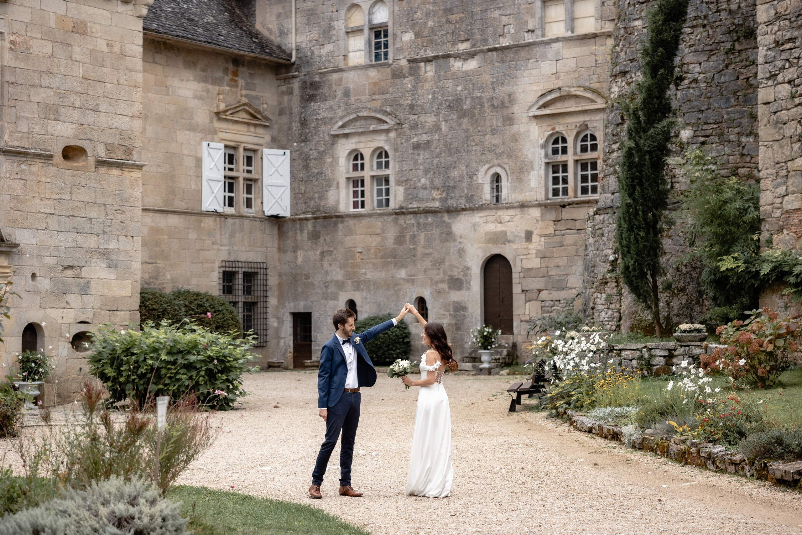 Elopement at Château de Cénevières. Евгения Смирнова — фотограф в Тулузе и юго-западной Франции