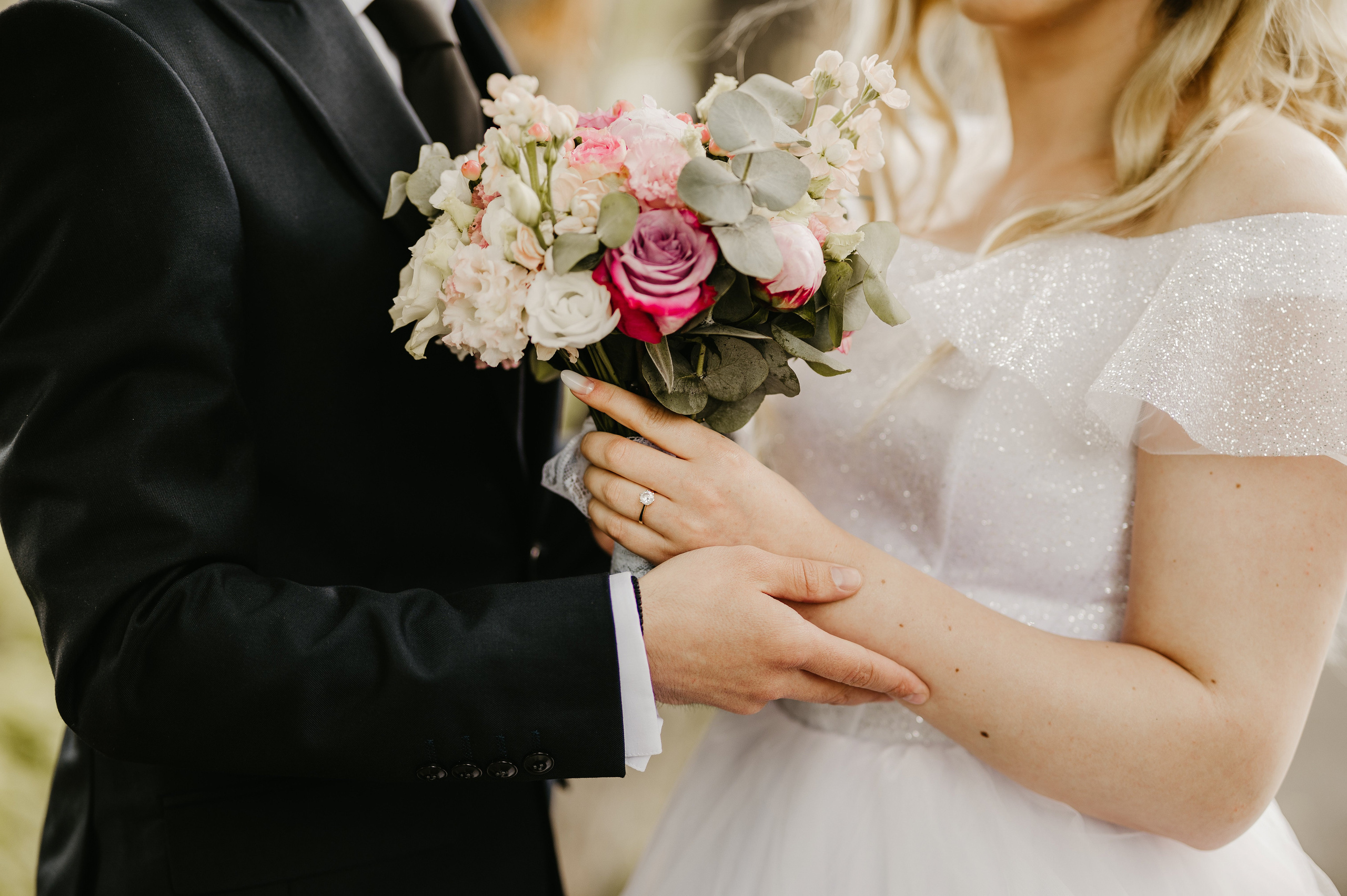 Cununie civila sub cerul ploios - Vezi fotografiile. Valentin Melen - fotograf de nunta 🤍