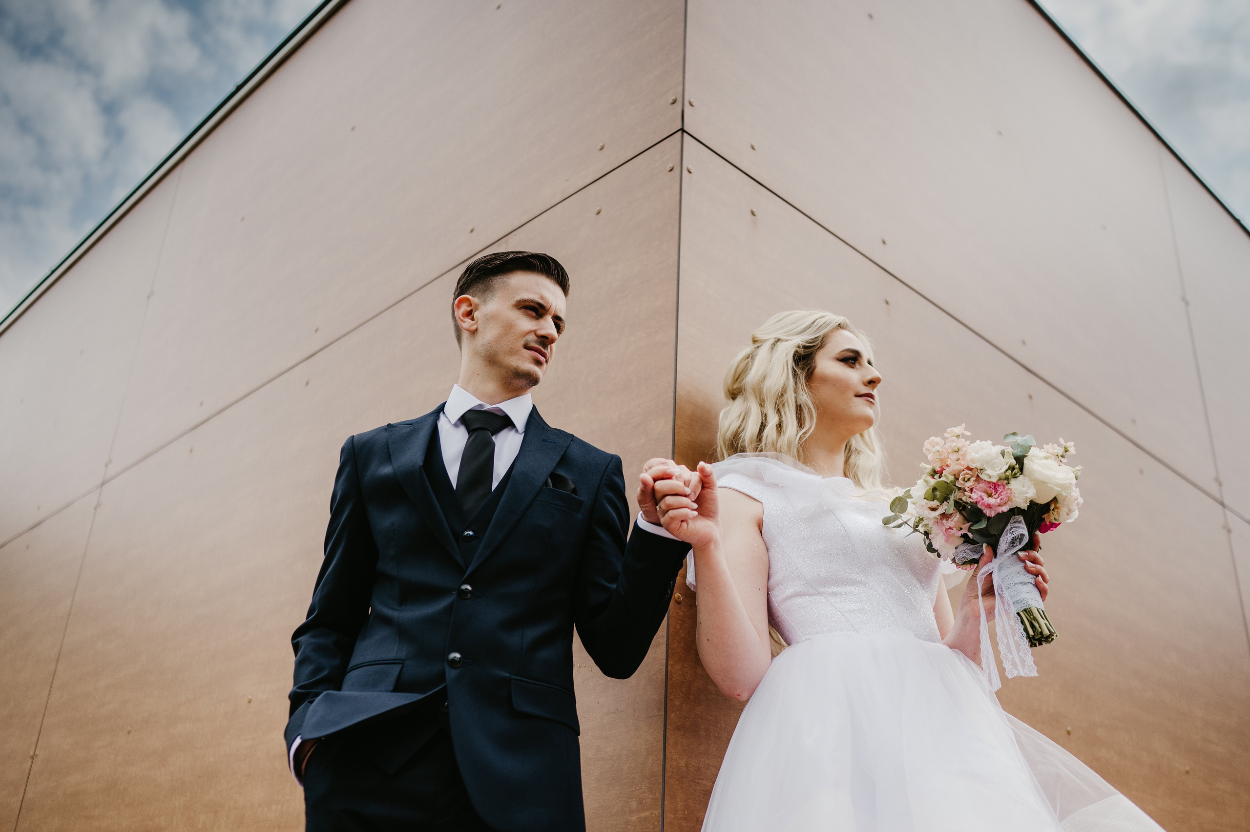 Cununie civila sub cerul ploios - Vezi fotografiile. Valentin Melen - fotograf de nunta 🤍