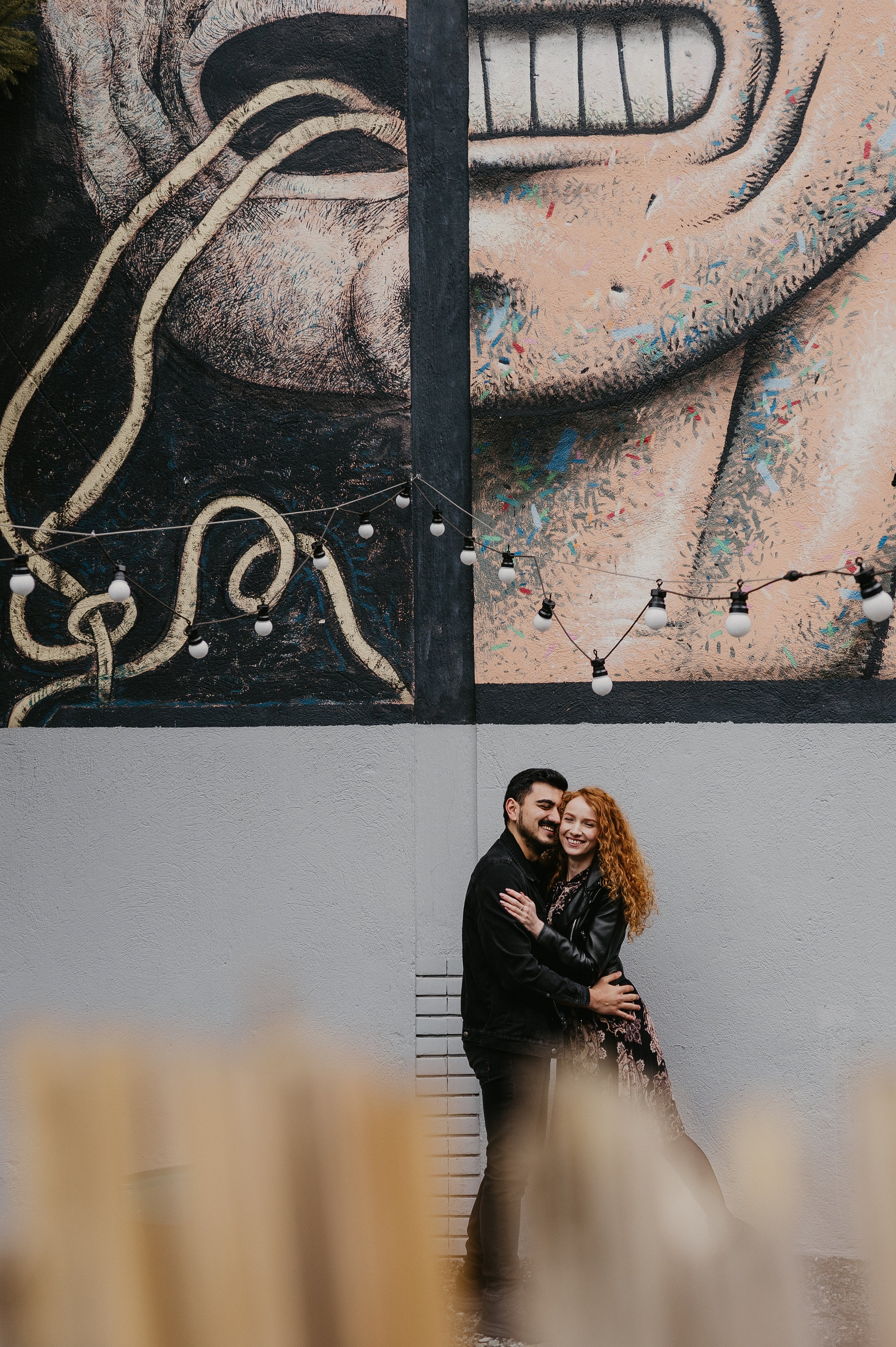 Spatiul Versatil din Bucuresti cu un cuplu