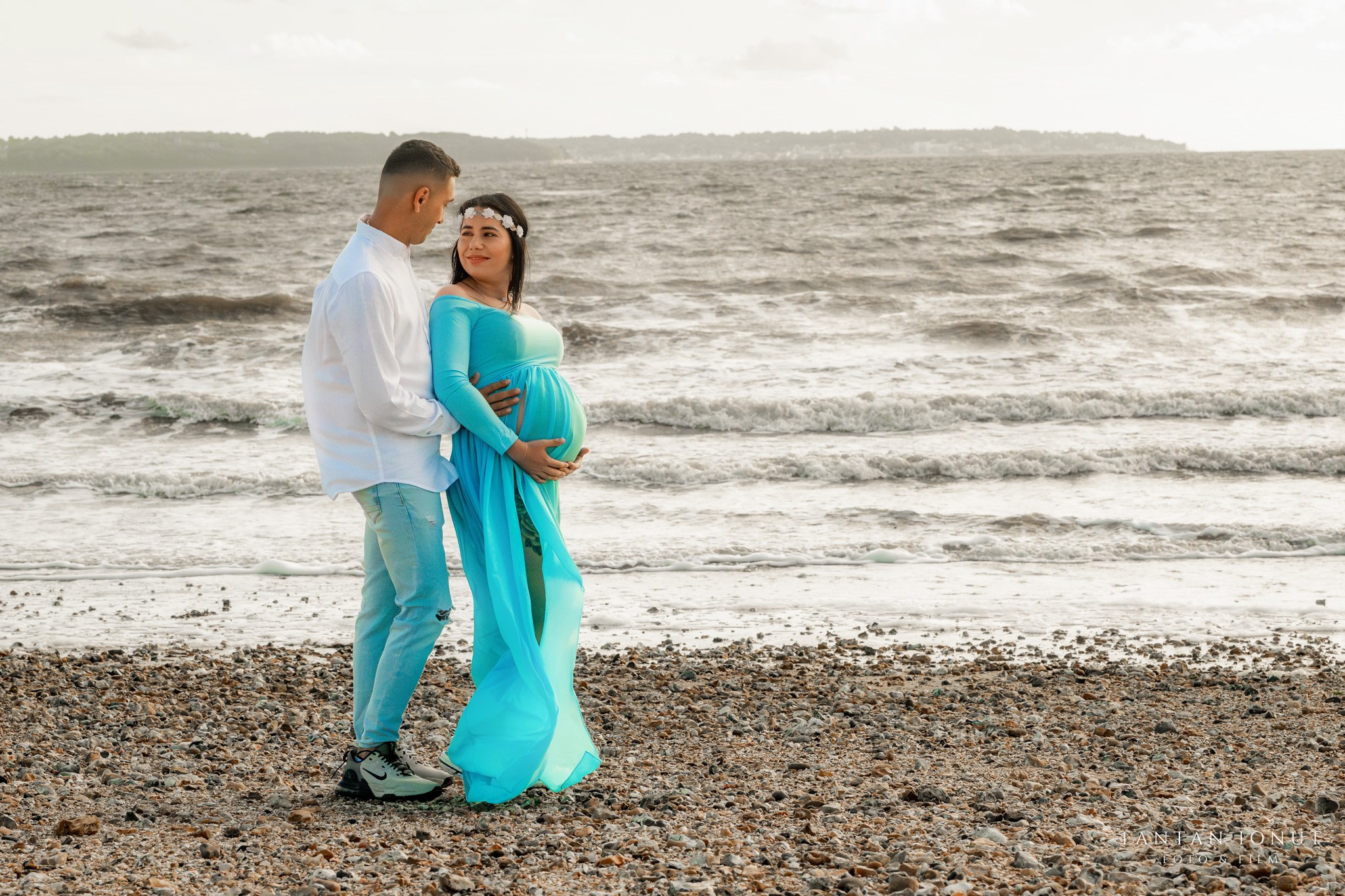 Sedinta foto maternitate — emotie si feminitate inainte de nastere. TANTAN IONUT FOTO & FILM