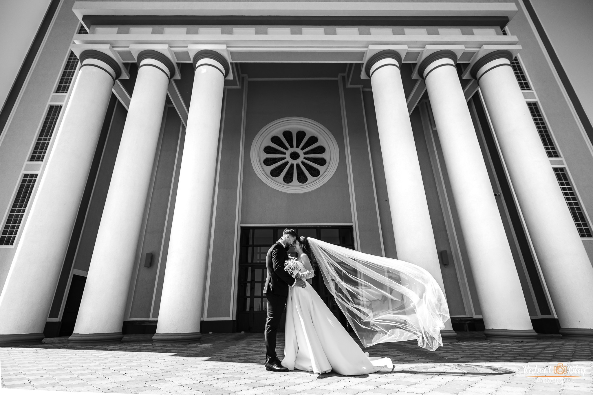 Bella & Tony. Robert Blaj - Fotograf Nuntă Iași