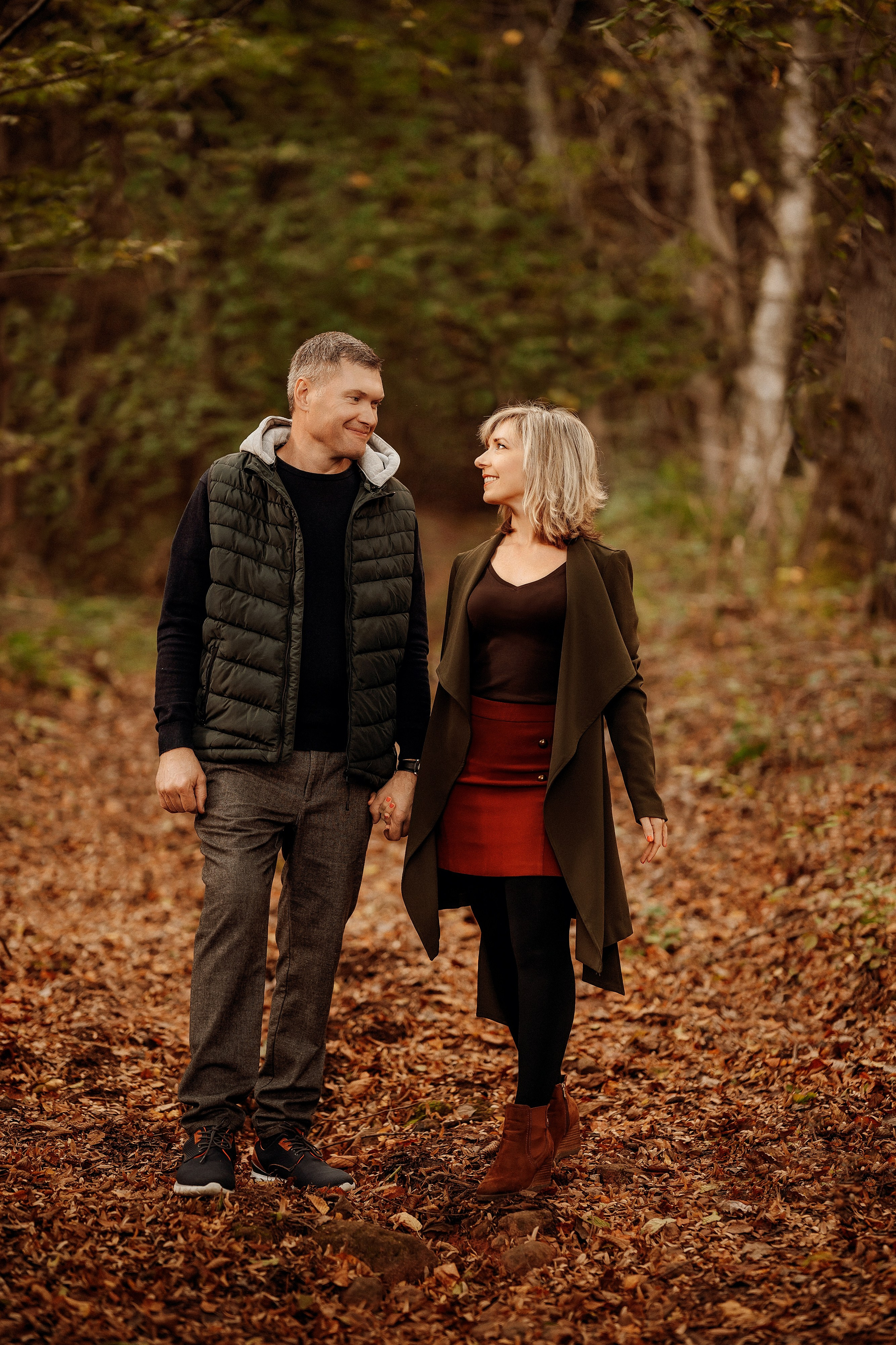 Familienausflug im Herbstwald. Portraitfotografie in Gründau Elena Ohnstedt