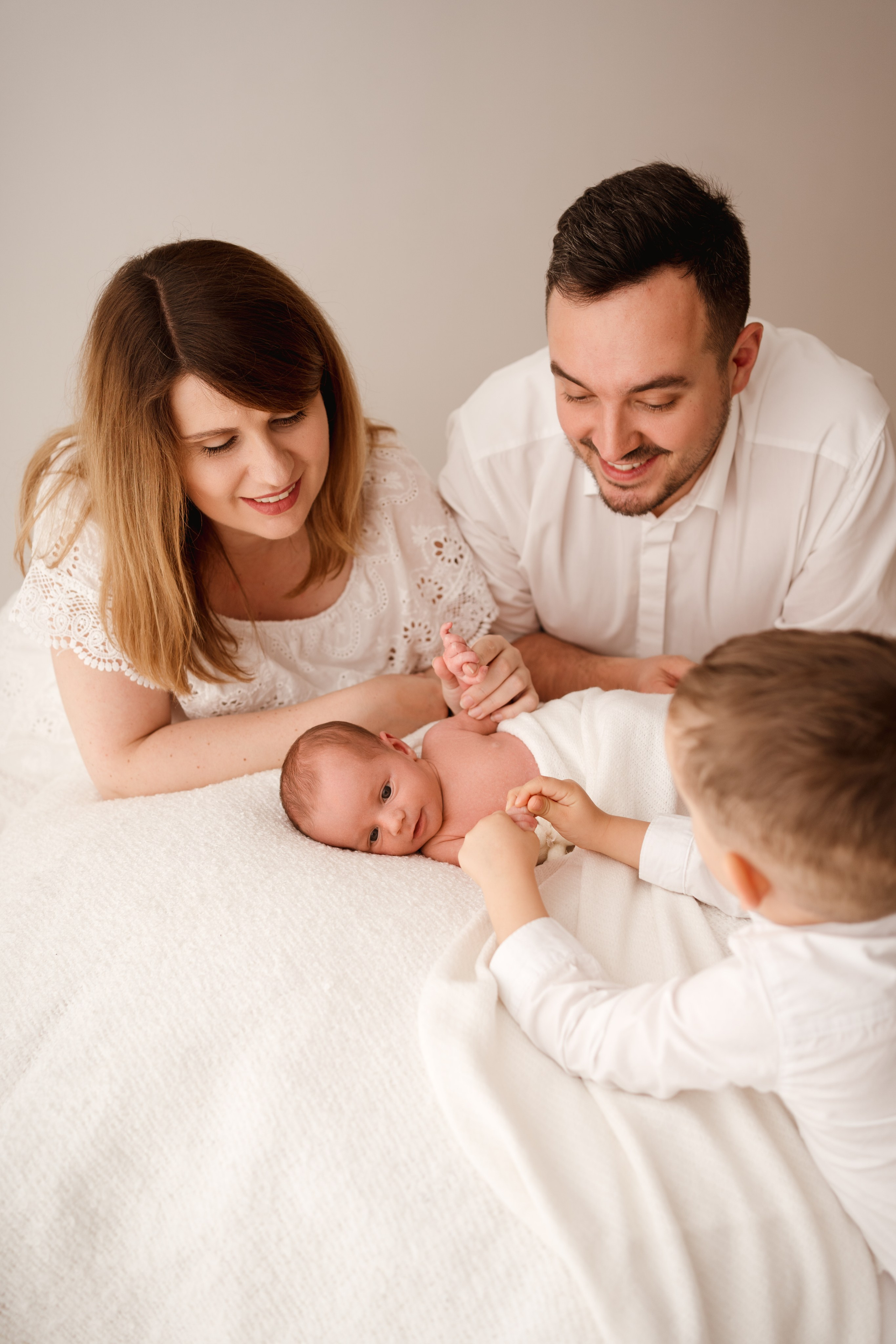 Sesja noworodkowa w świątecznym wydaniu. Fotograf Łódź - sesja ciążowa, noworodkowa, dziecięca. Studio w Łodzi