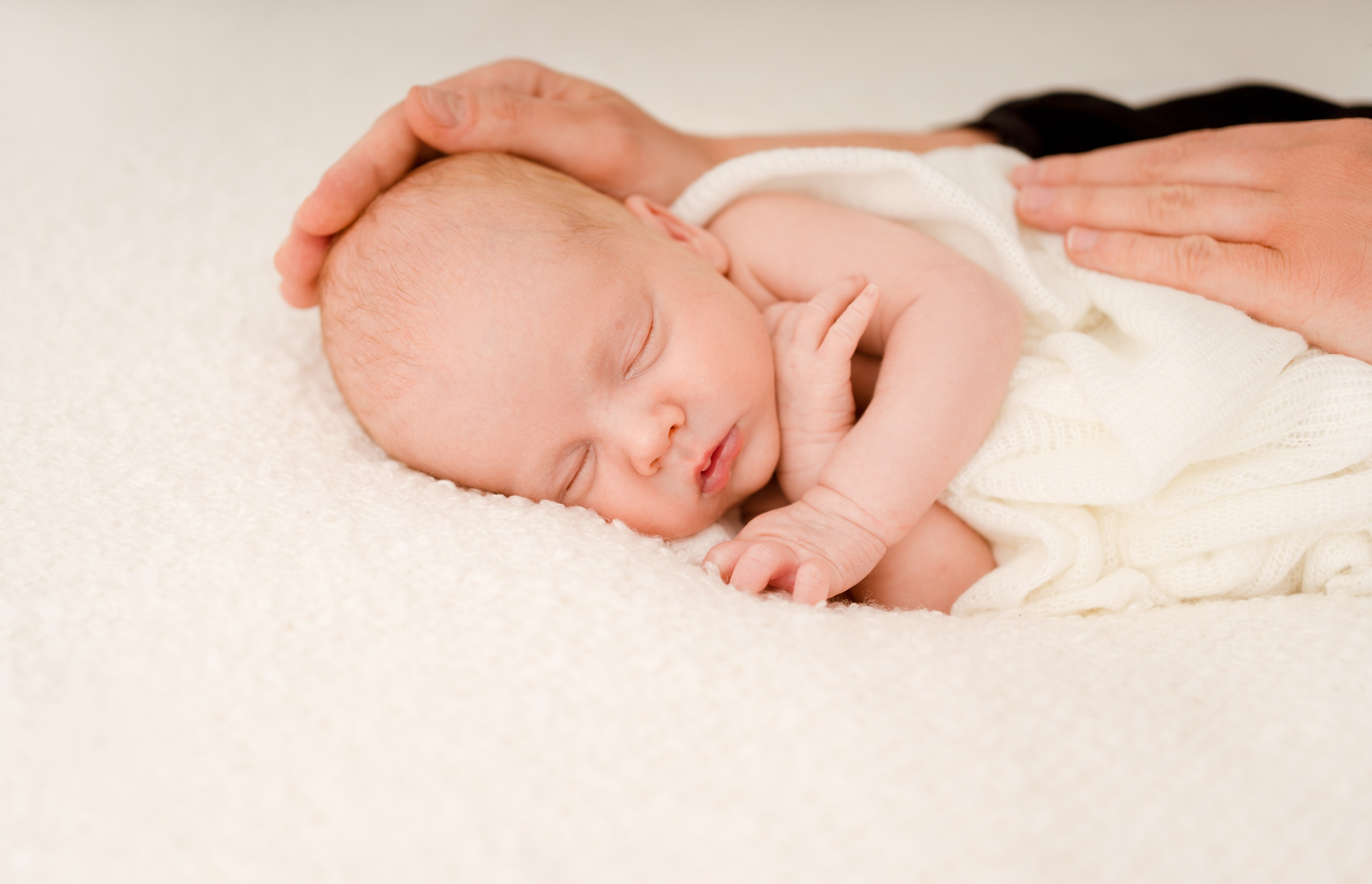 Sesja noworodkowa. Fotograf Łódź - sesja ciążowa, noworodkowa, dziecięca. Studio w Łodzi