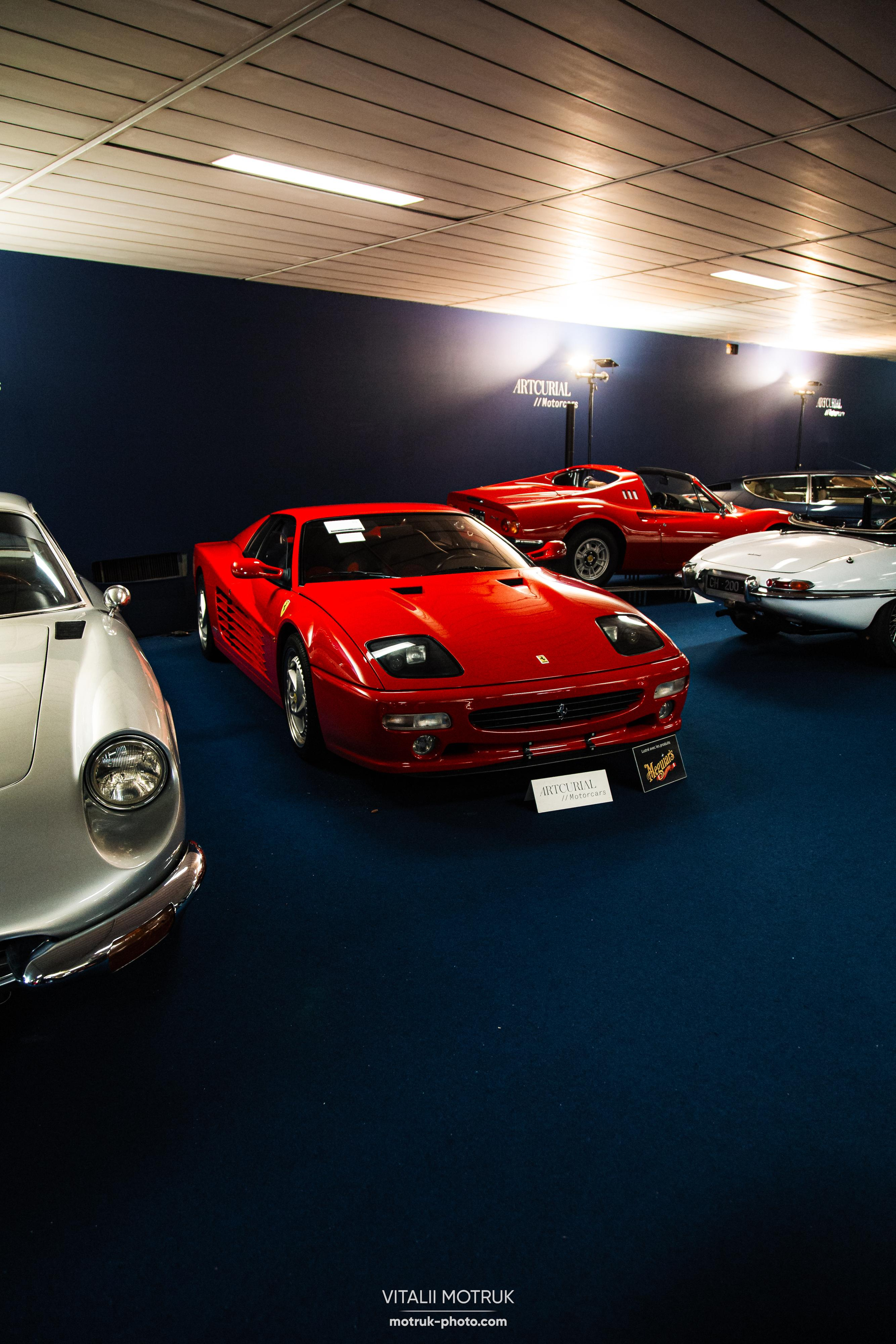 Artcurial MOTORCARS. Photographe de voitures à Paris — Vitalii Motruk