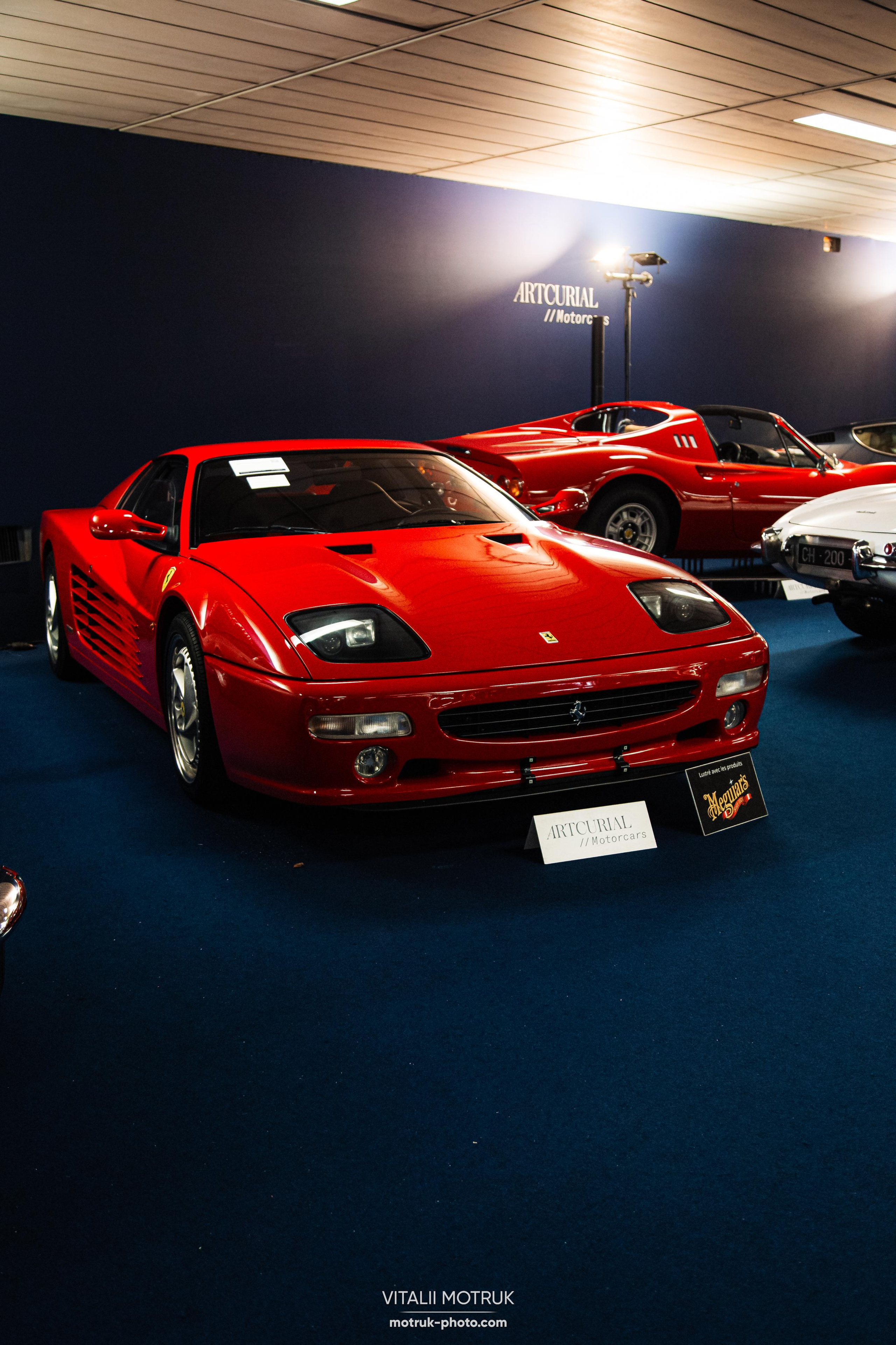 Artcurial MOTORCARS. Photographe de voitures à Paris — Vitalii Motruk