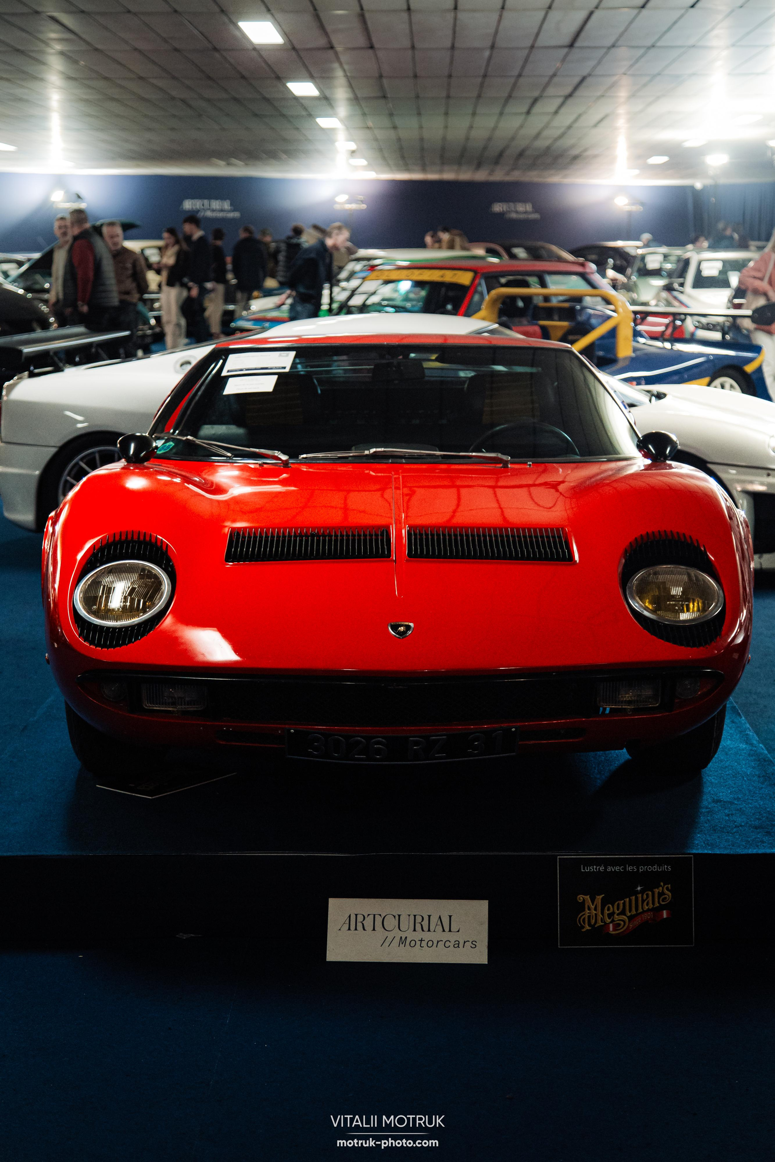 Artcurial MOTORCARS. Photographe de voitures à Paris — Vitalii Motruk