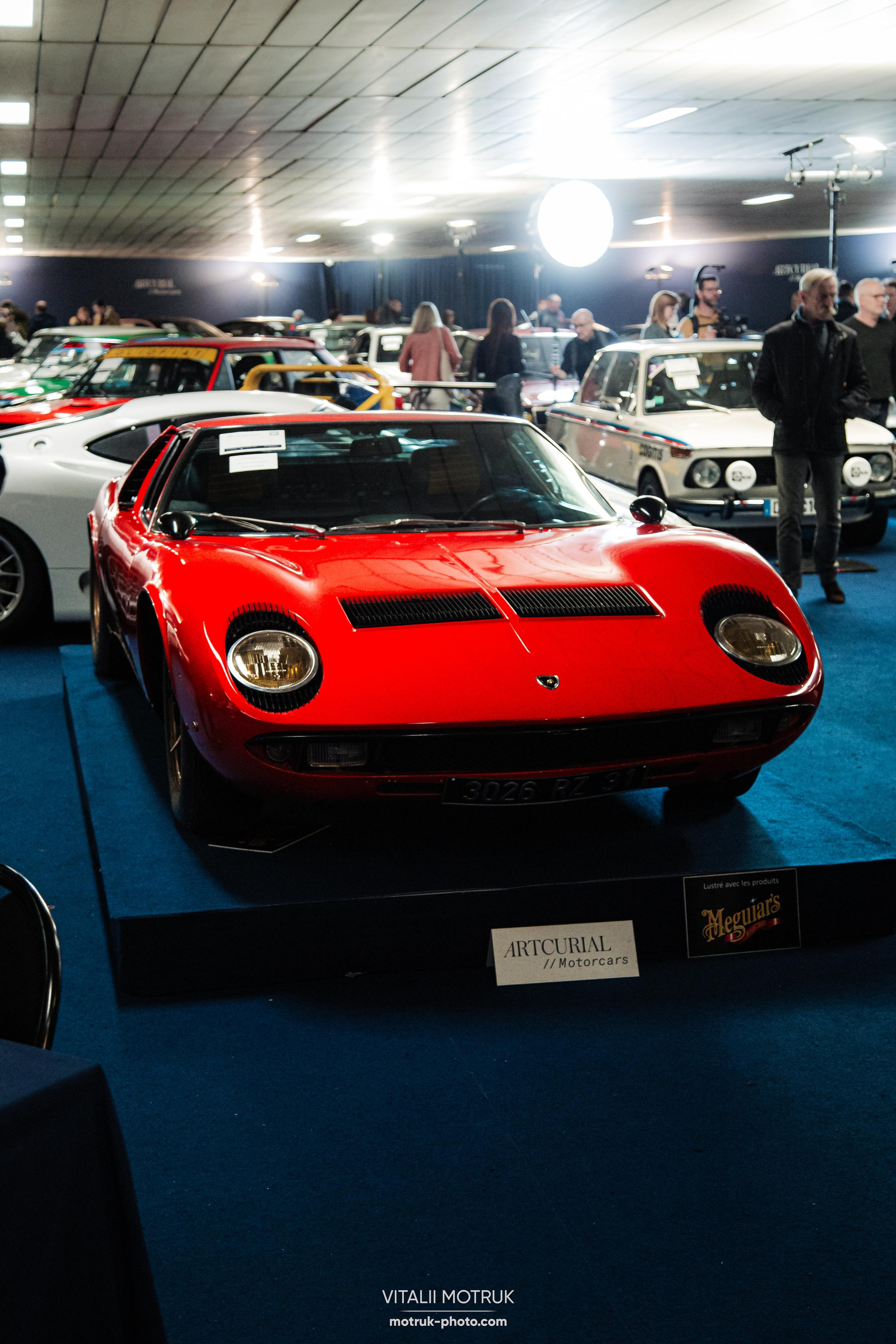 Artcurial MOTORCARS. Photographe de voitures à Paris — Vitalii Motruk