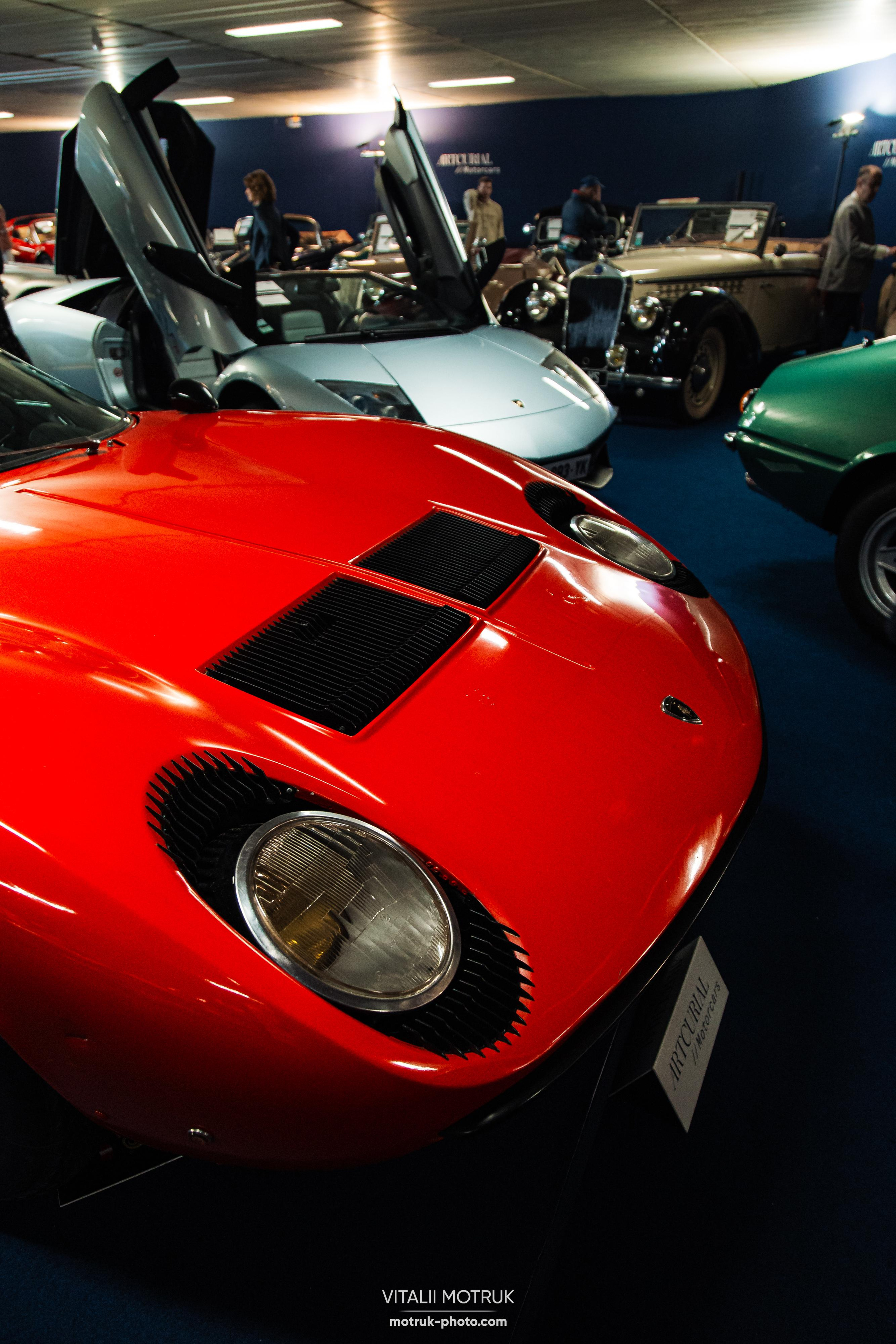 Artcurial MOTORCARS. Photographe de voitures à Paris — Vitalii Motruk