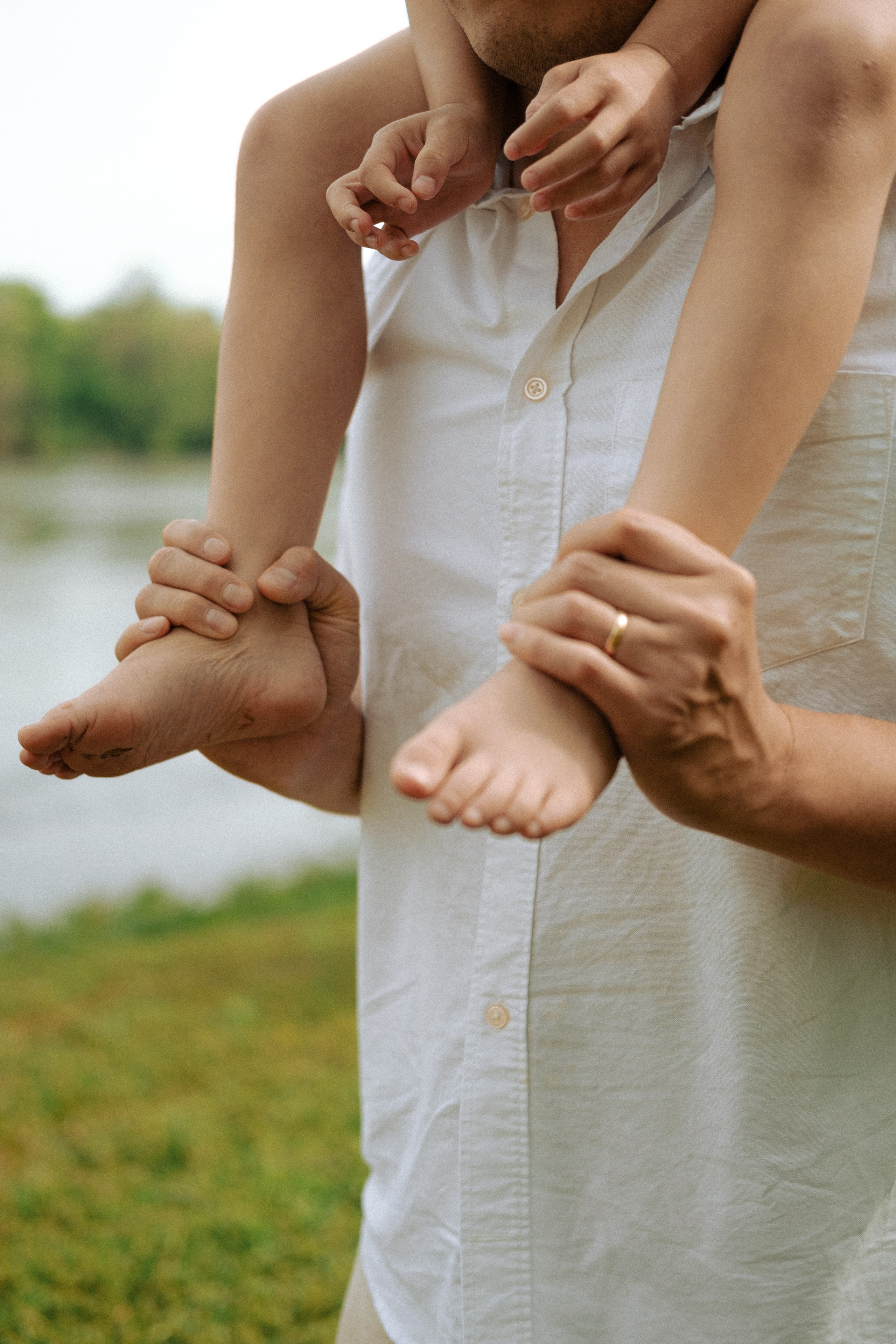 Cozy In-Home Family Photo Session in a Historic Richmond Victorian Home. Family Photographer Anna Dobrovolskaia | Richmond, VA