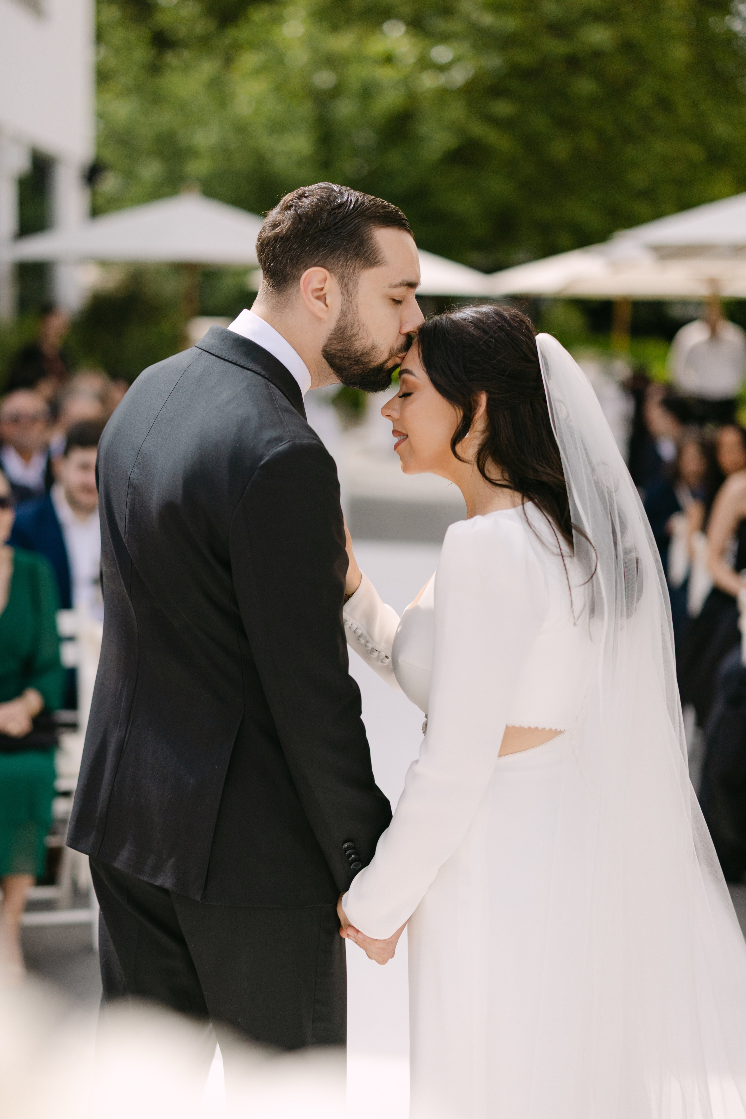 Unforgettable Wedding at Lake Zurich: Landgasthof Halbinsel Au. Wedding and Family Photographer Switzerland and Italy. Valeria Diaz