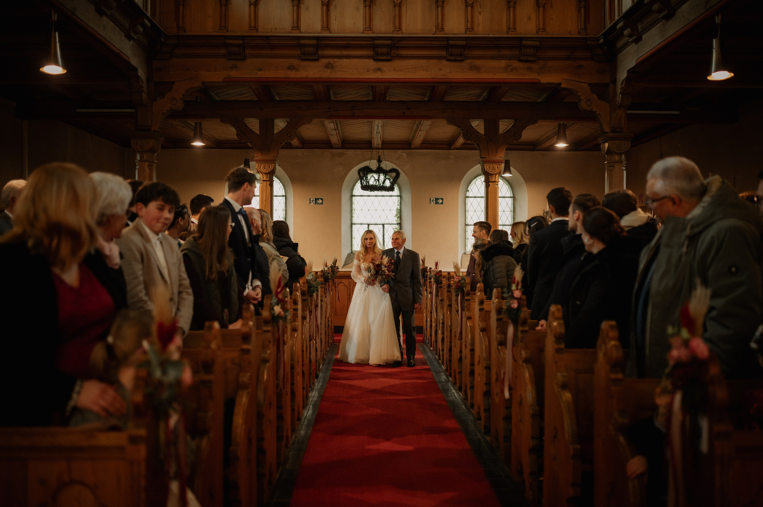 WINTER WEDDING IN NEUENDETTELSAU. Фотограф в Нюрнберге Ирина Менерт из Ансбаха