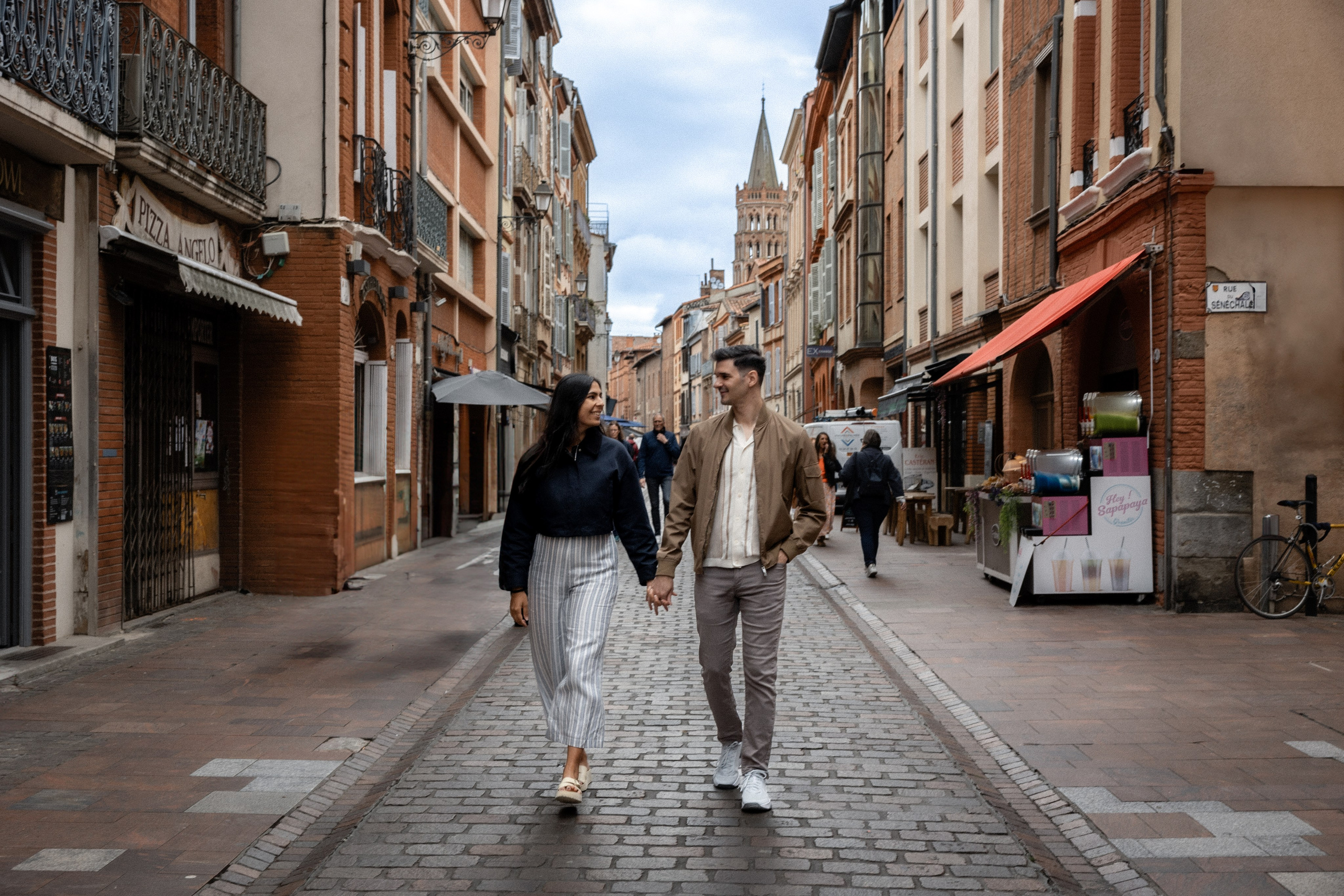 Séance photo de demande en mariage surprise à Toulouse — Un moment inoubliable pour Matt & Megha. Eugénie Smirnova — Photographe à Toulouse et dans le Sud-Ouest